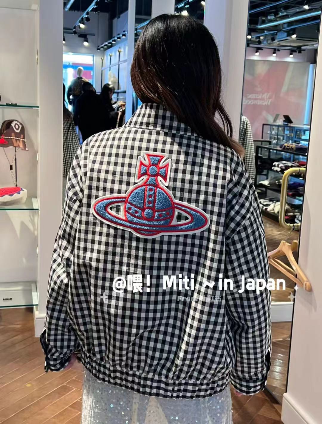 Article Summary: Queen’s Thong Coat and the Color at the Tip of the Heart - 图片 7