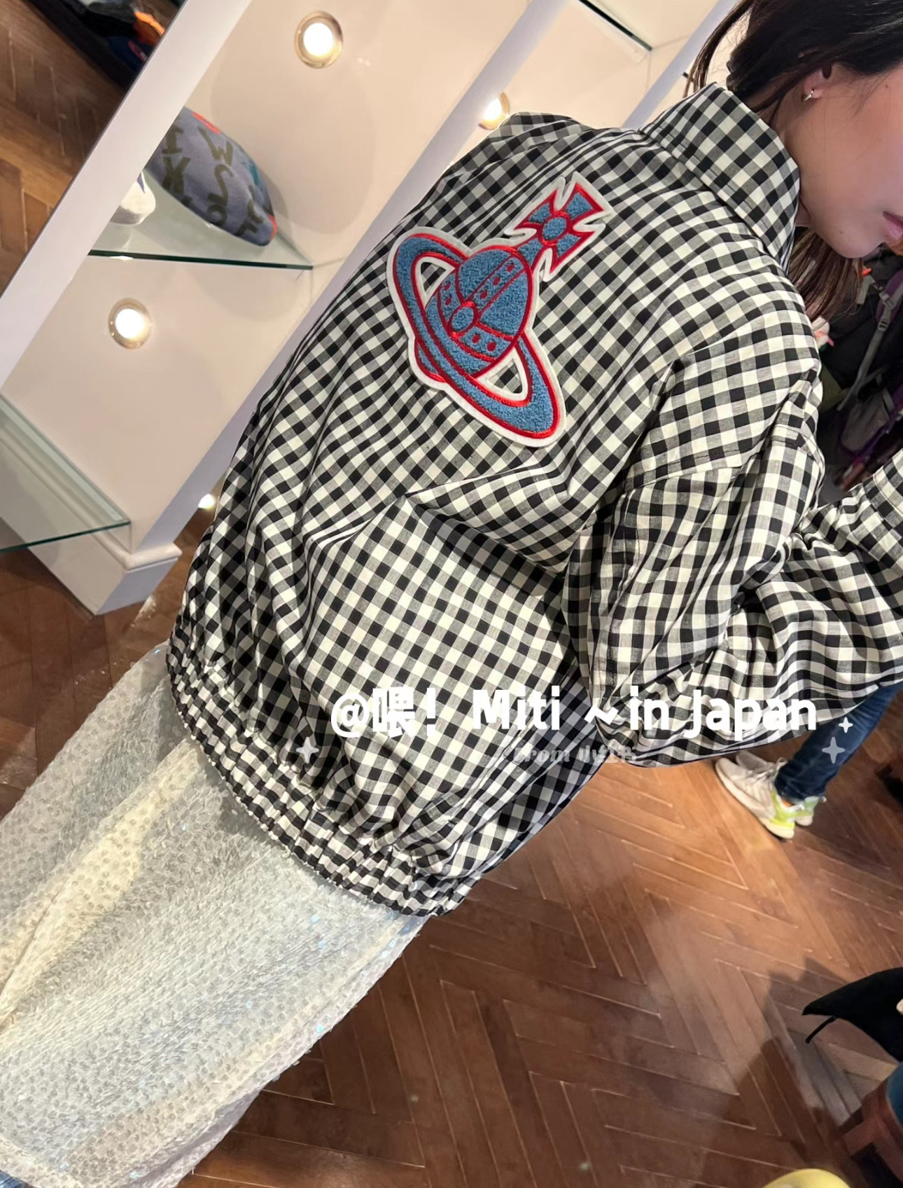 Article Summary: Queen’s Thong Coat and the Color at the Tip of the Heart - 图片 6