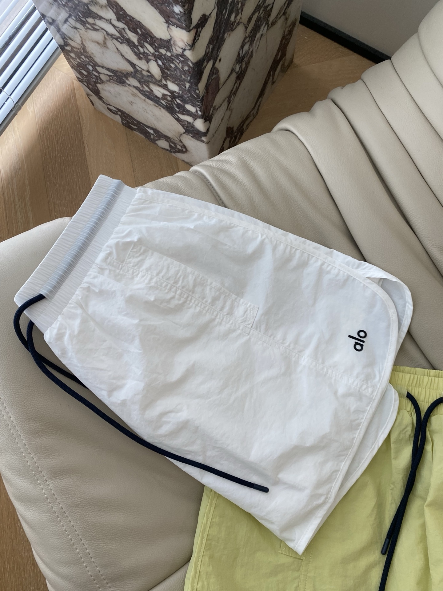 Stunning Female Dress with Spring and Summer Embroidery, Natural Waist Design. - 图片 3