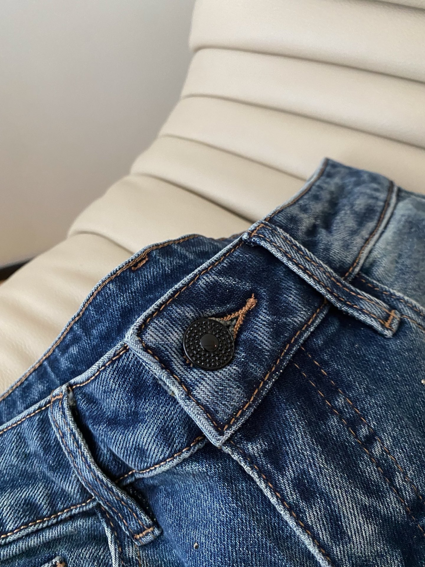 High-Waisted Straight-Leg Jeans with Custom Colorful Rhinestone Embellishments 5 i1755603030717 9527 0 3