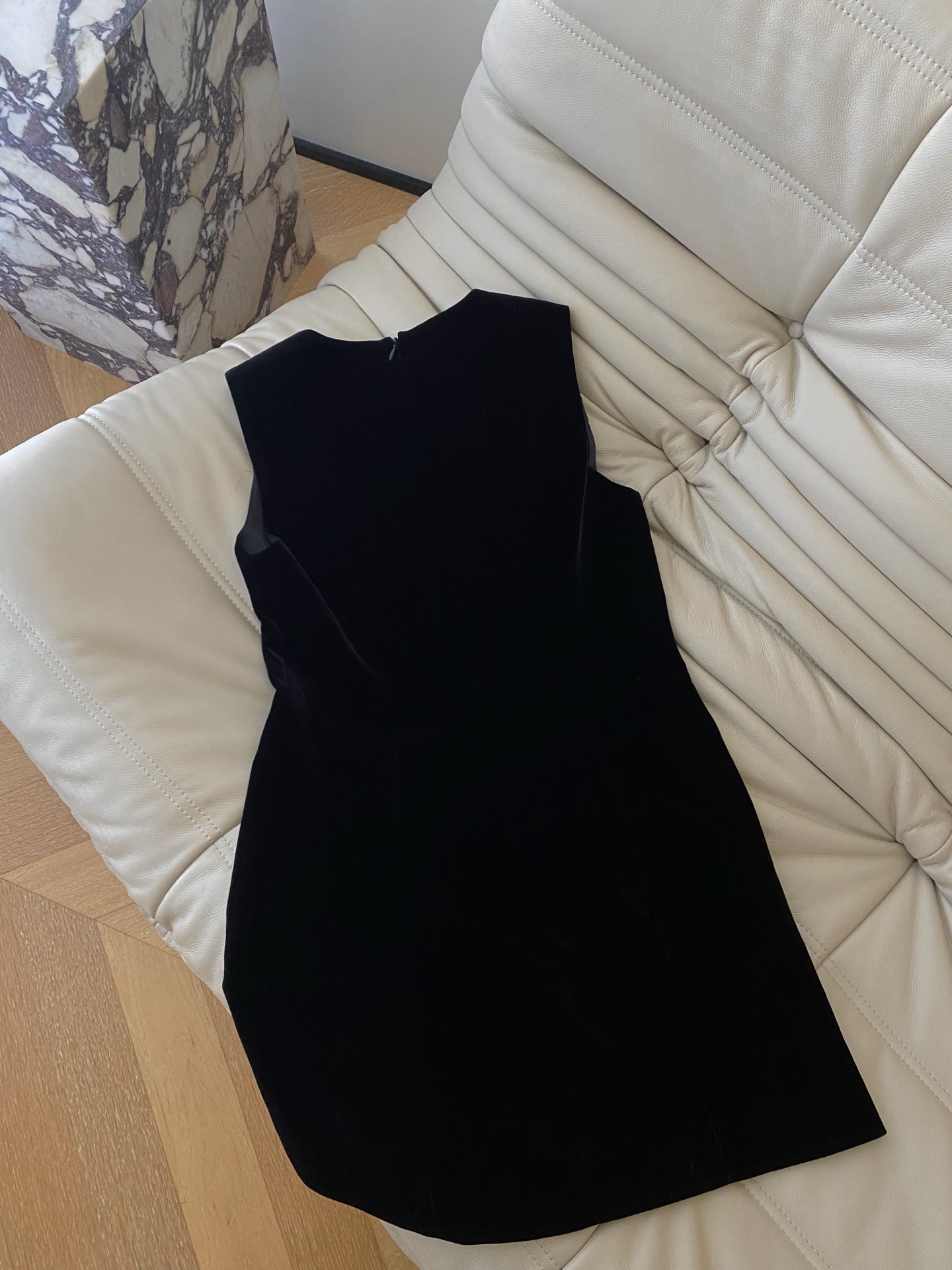 Elegant Sleeveless Knit Dress with Pocket Detail - Chic & Versatile 7 i1755857610412 6126 0 5