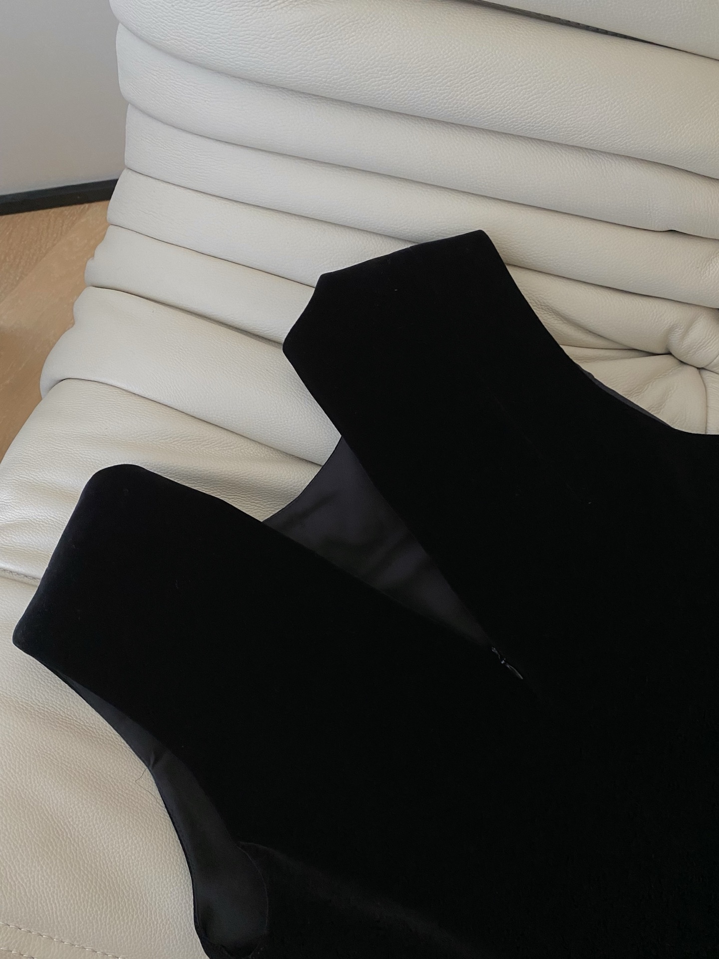 Elegant Sleeveless Knit Dress with Pocket Detail - Chic & Versatile 8 i1755857611701 5741 0 6