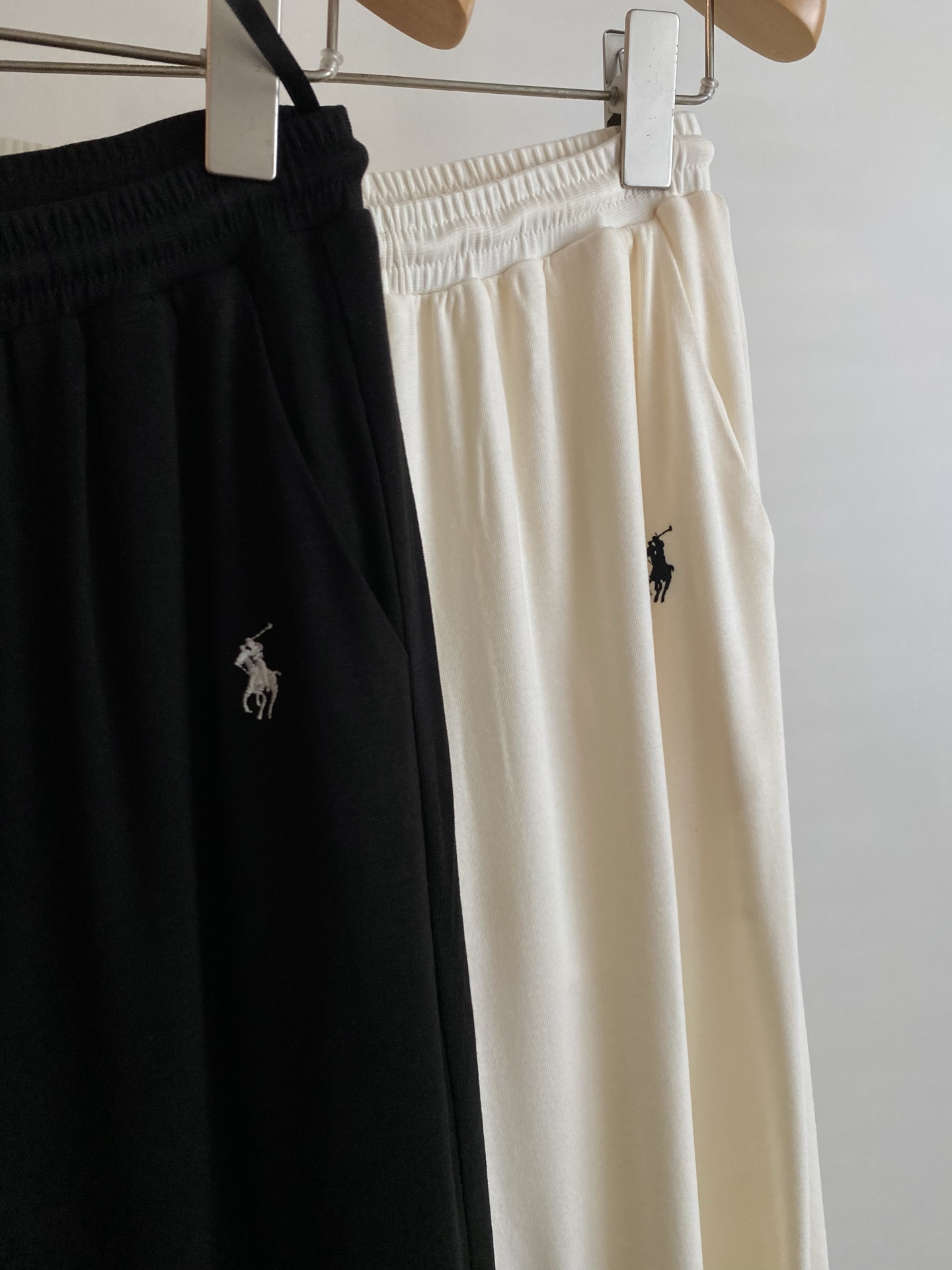 V-Neck Shawl Lounge Set with Embroidered Logo and Wide Leg Pants 7 i1755858139182 9047 0 5