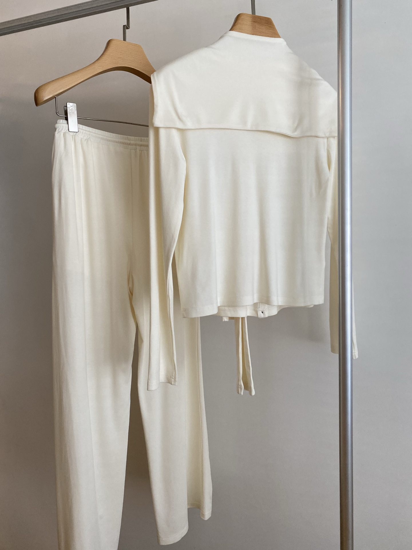 V-Neck Shawl Lounge Set with Embroidered Logo and Wide Leg Pants 9 i1755858139185 1696 0 7
