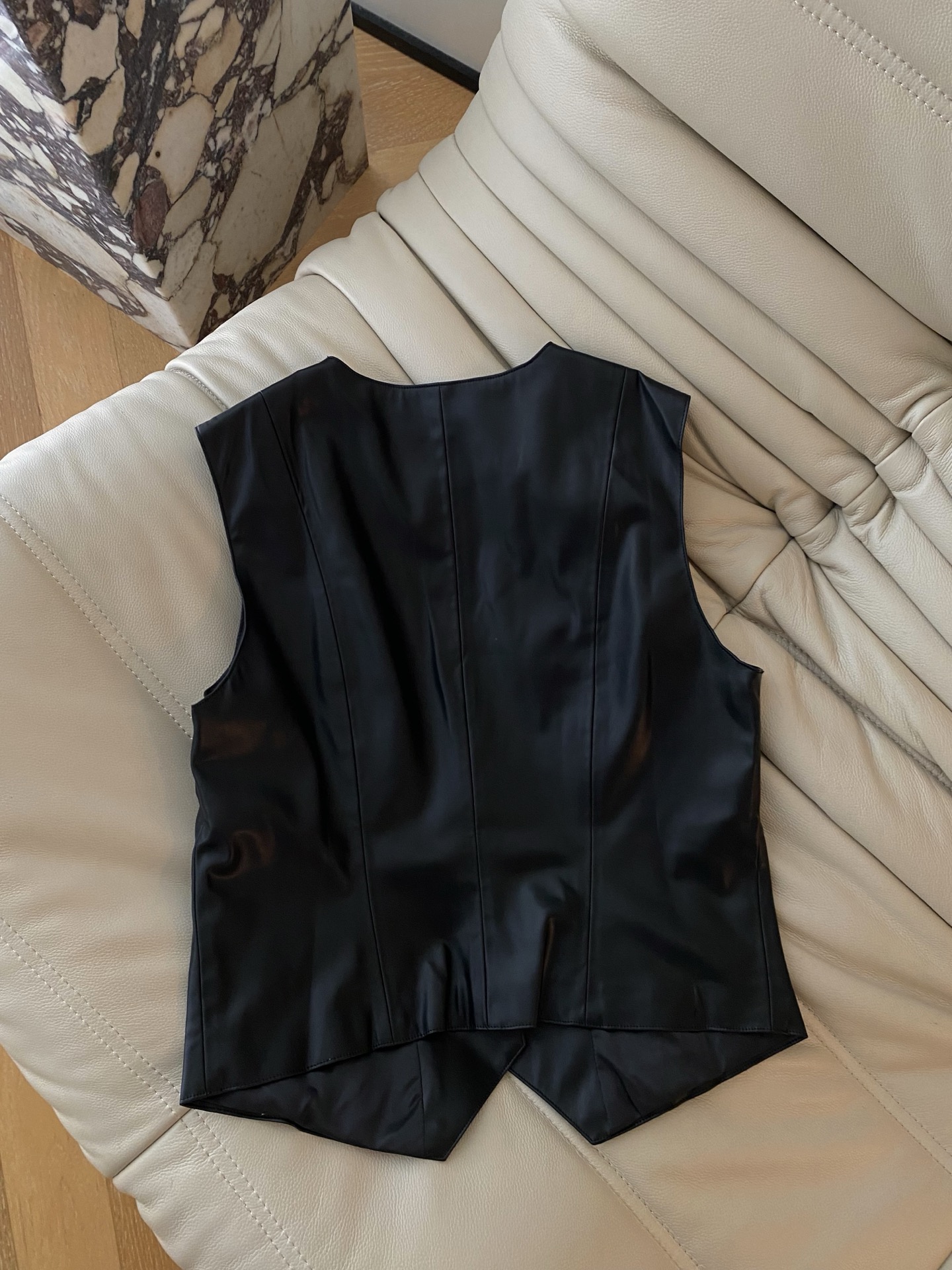 Elegant Faux Leather Vest for Women - Classic Style, Comfortable Fit 8 i1756114856470 7226 0 6