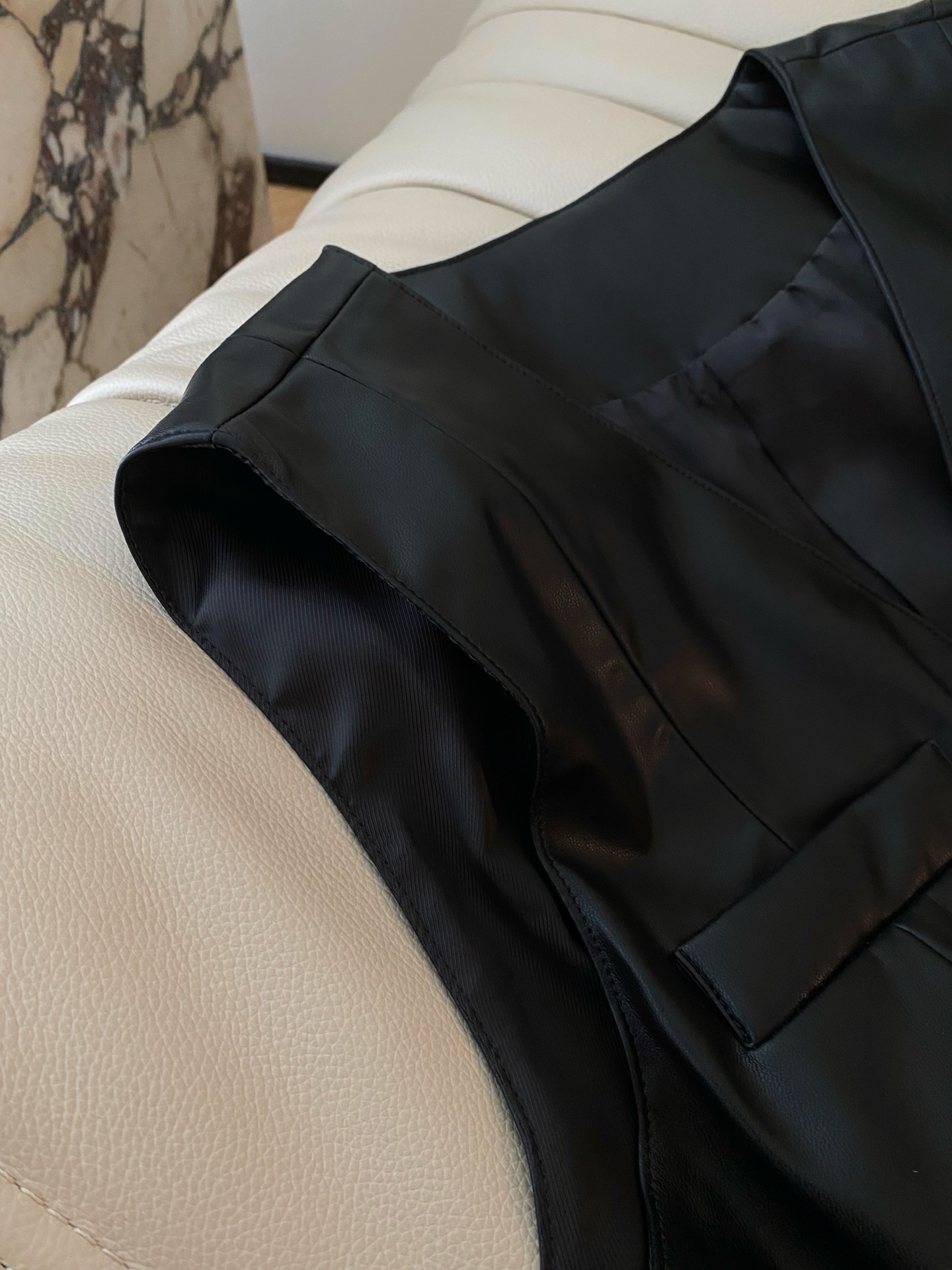 Elegant Faux Leather Vest for Women - Classic Style, Comfortable Fit 7 i1756114857837 18 0 5