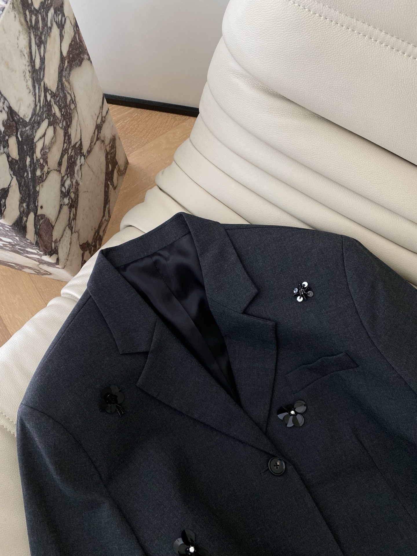 Elegant Beaded Wool-Blend Blazer - Modern Tailored Fit, Autumn/Winter Collection 3 i1756195939196 3043 0 1