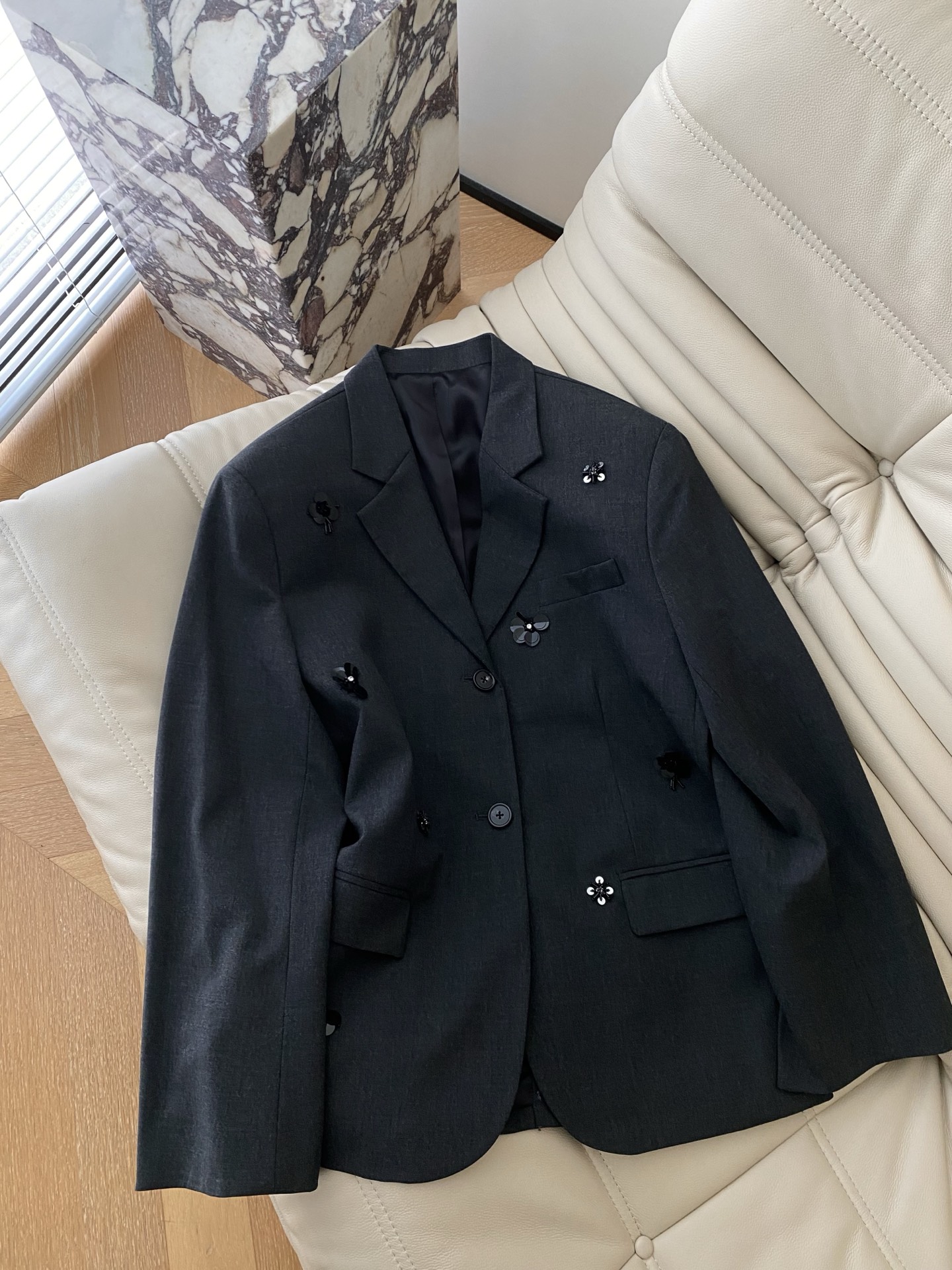 Elegant Beaded Wool-Blend Blazer - Modern Tailored Fit, Autumn/Winter Collection 2 i1756195940754 9543 0 0