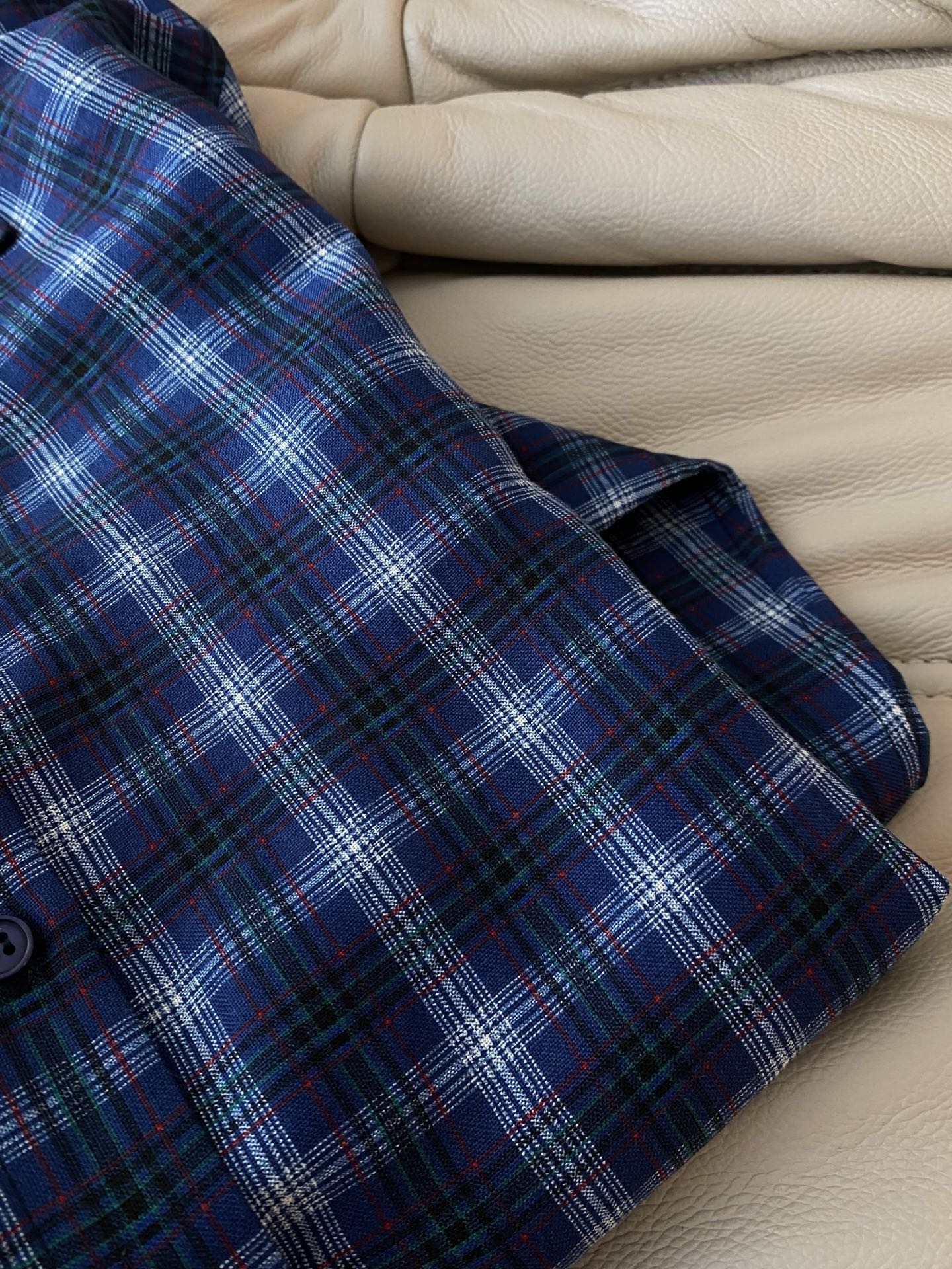 Oversized Plaid Flannel Shirt: Classic Style for All Seasons 7 i1757325071349 5694 0 5