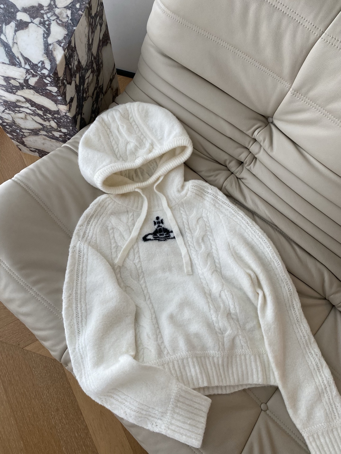 Vivienne Westwood Cropped Hoodie - Saturn Logo, Minimalist Style 2 i1757417350055 1845 0 0