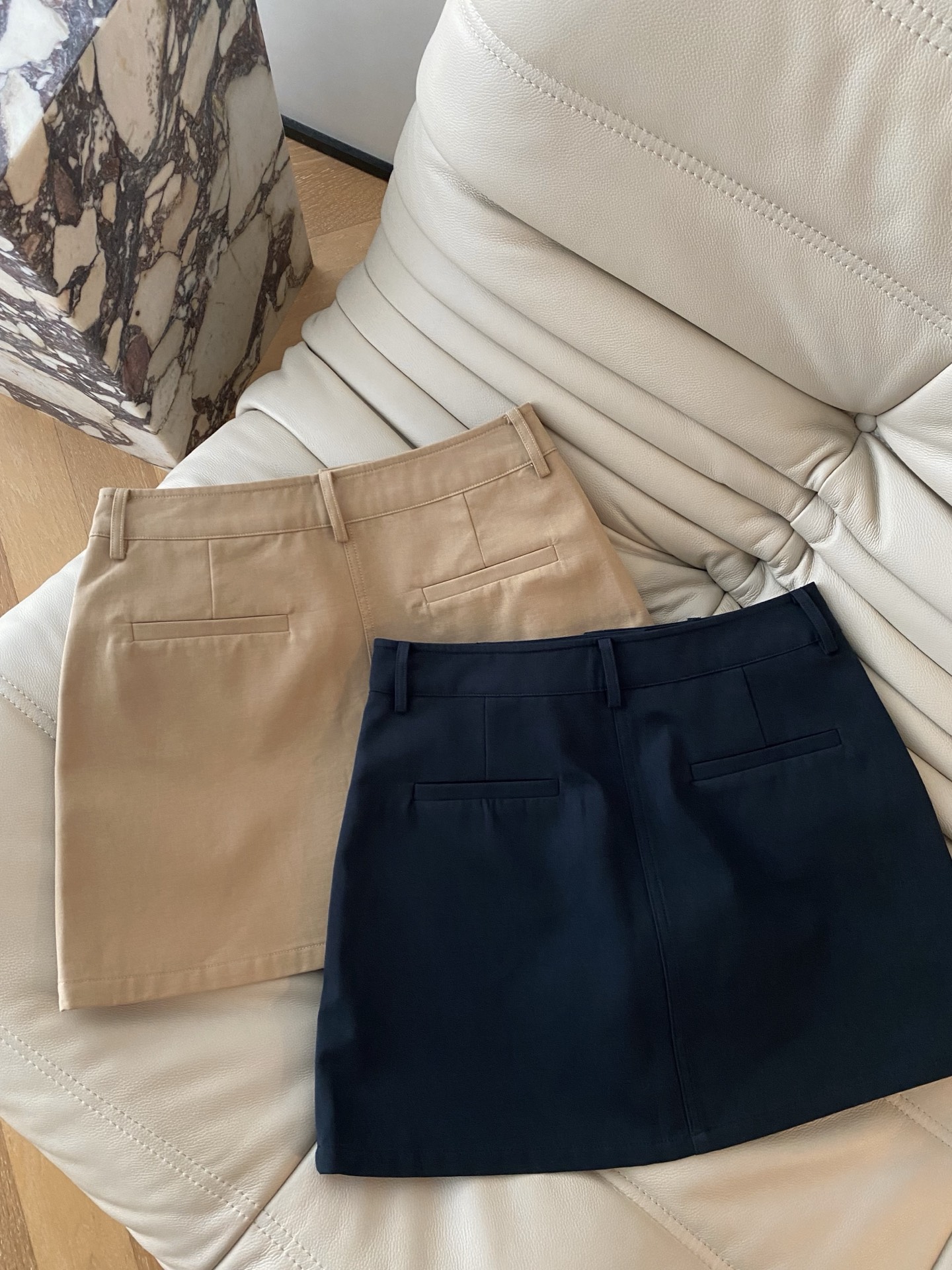 25。F秋冬 土星高腰迷你短裙 基础显瘦易穿的微A版型 假两件式外裙子内裤子的设计自带时髦叠穿上身效果正