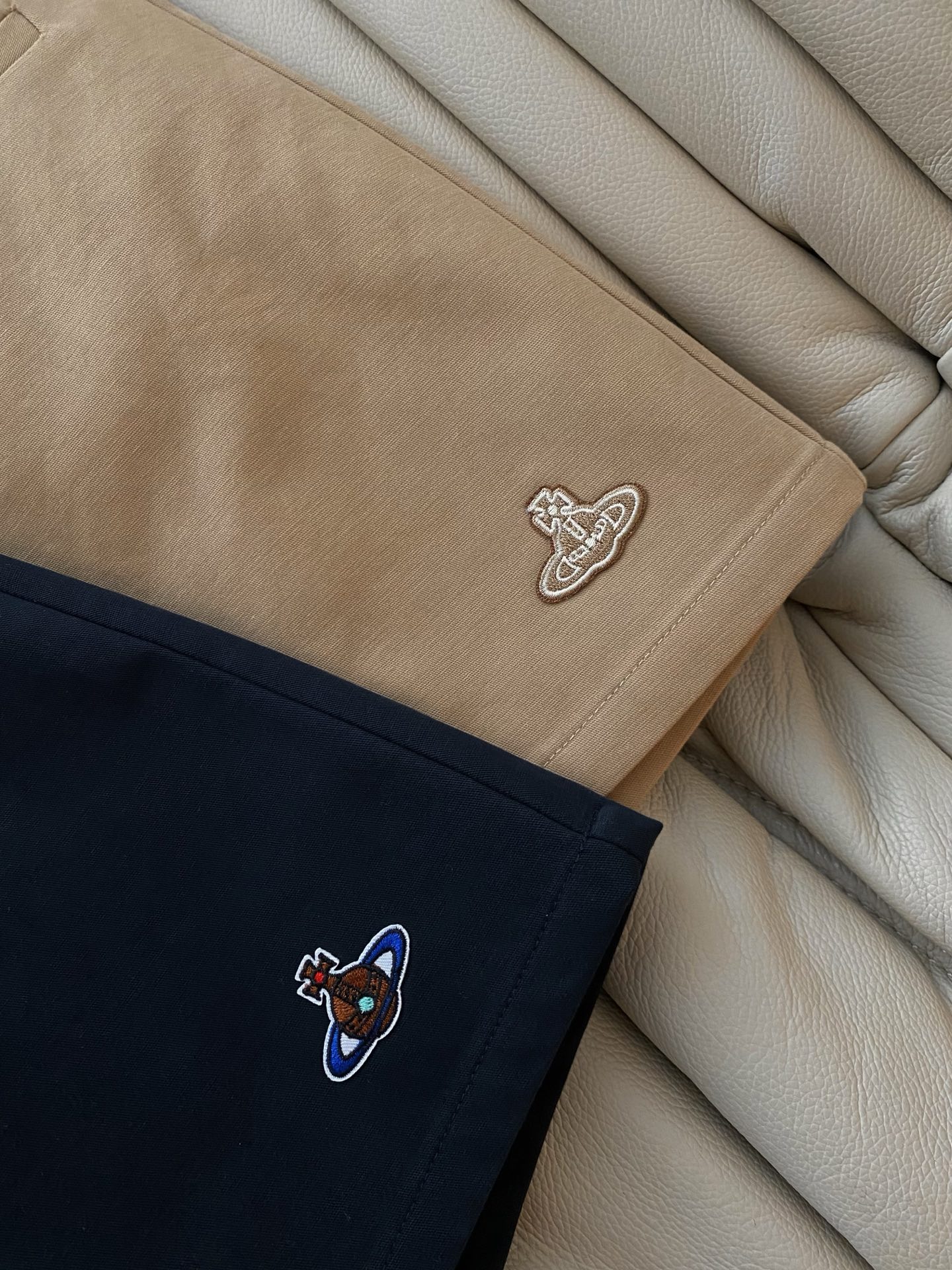 25。F秋冬 土星高腰迷你短裙 基础显瘦易穿的微A版型 假两件式外裙子内裤子的设计自带时髦叠穿上身效果正