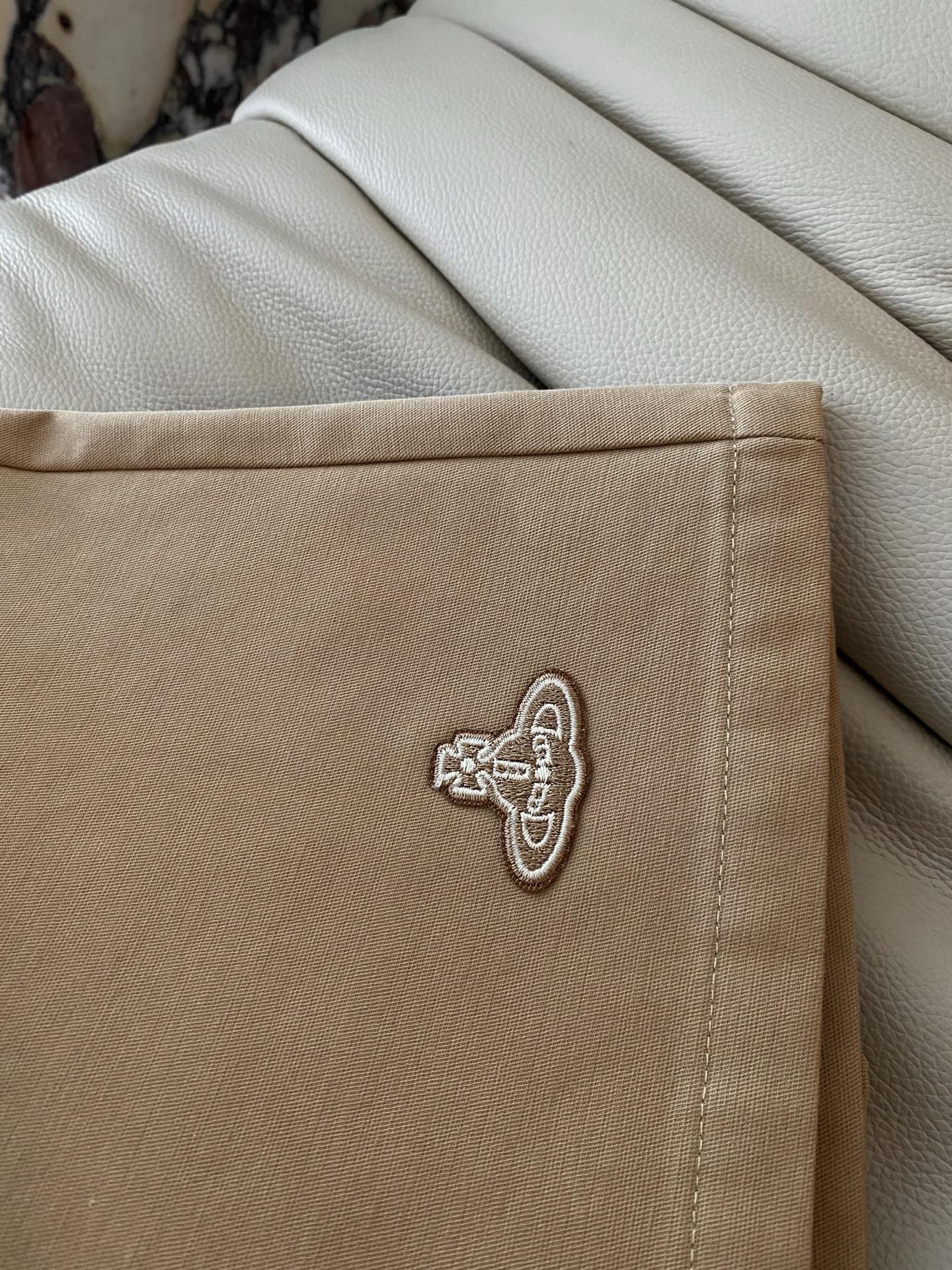 25。F秋冬 土星高腰迷你短裙 基础显瘦易穿的微A版型 假两件式外裙子内裤子的设计自带时髦叠穿上身效果正