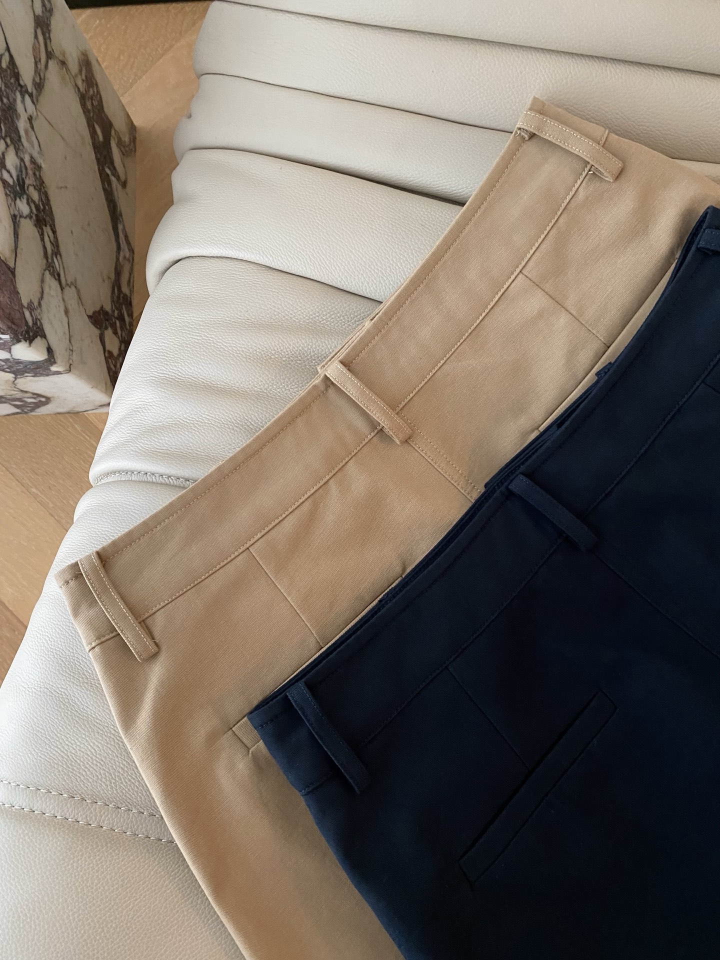 25。F秋冬 土星高腰迷你短裙 基础显瘦易穿的微A版型 假两件式外裙子内裤子的设计自带时髦叠穿上身效果正