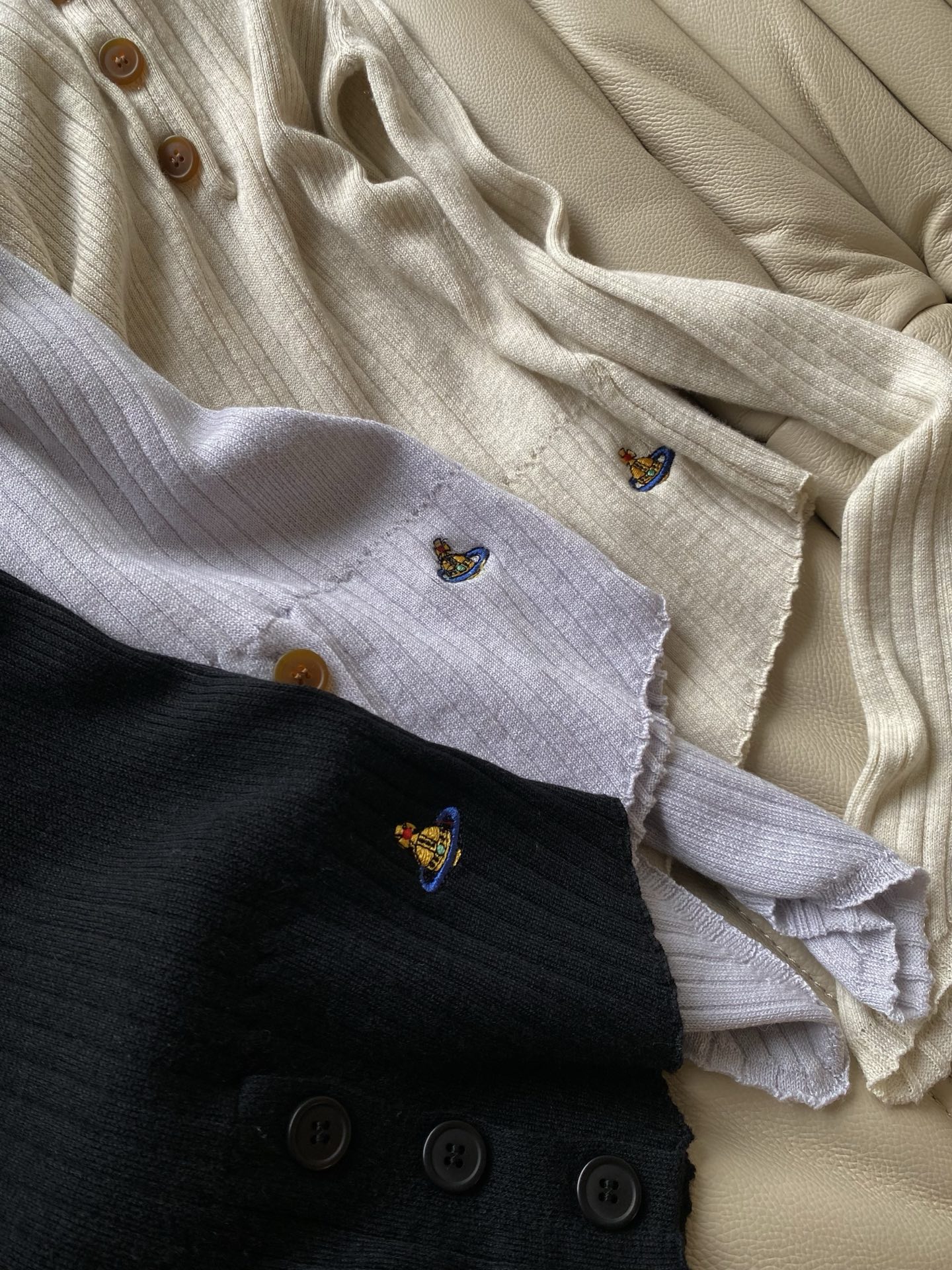 25PF Saturn Knit Sweater: Soft Wool Blend, Comfortable Fit, and Flattering Design 6 i1758189506212 948 0 4