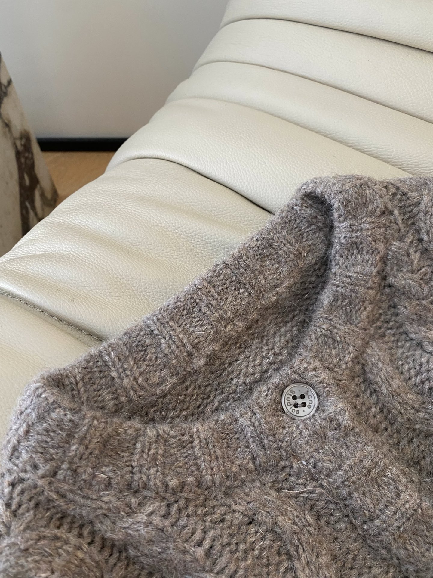 Acne Studios Wool-Blend Cardigan with Shirting Detail - Cozy & Stylish 6 i1758538881555 5998 0 4