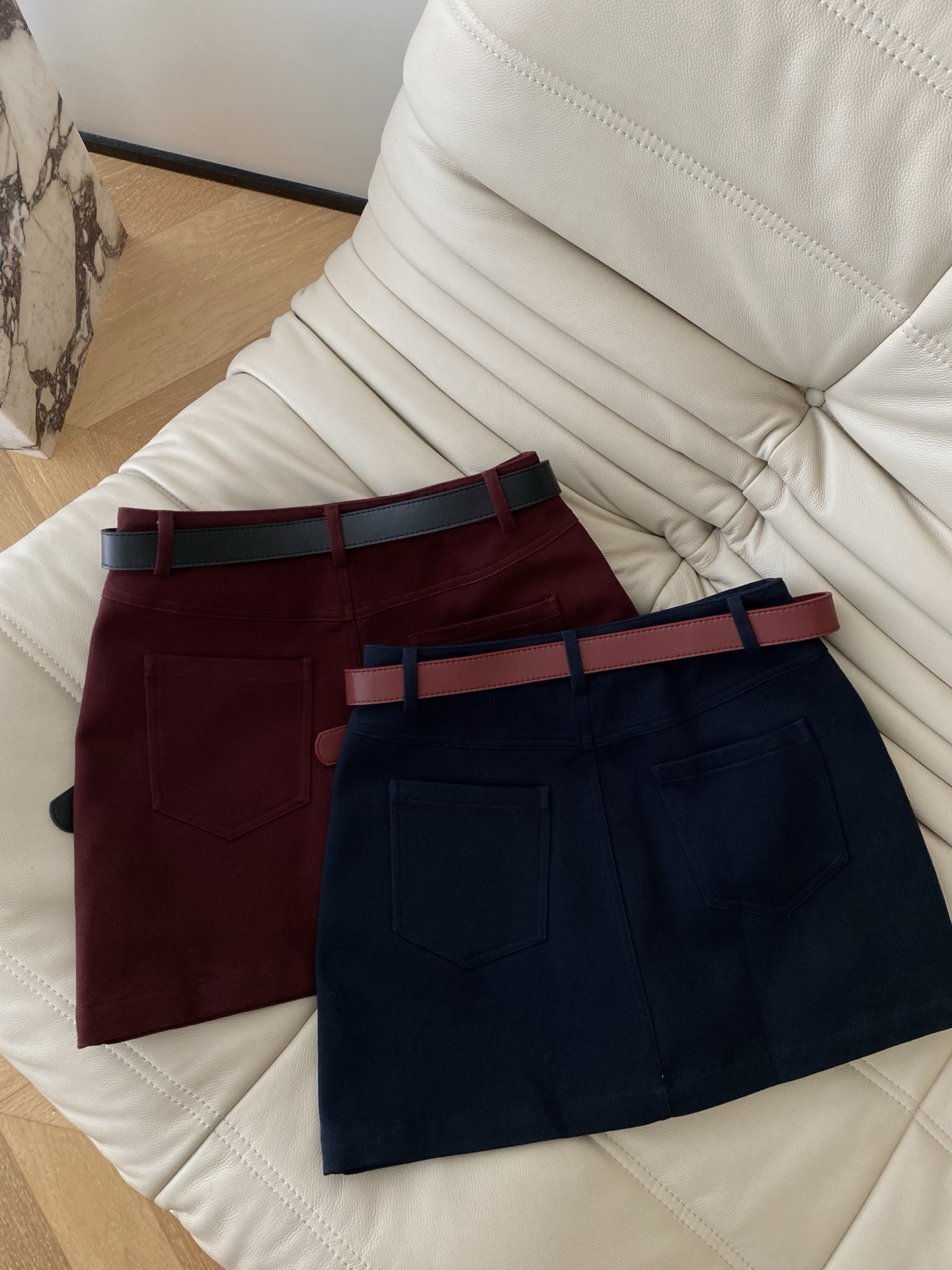 25。F秋冬 小马刺绣腰带高腰半裙 加厚保暖面料 标志性小马暗藏细节感 利落版型修饰腿型 秋冬叠穿单穿都