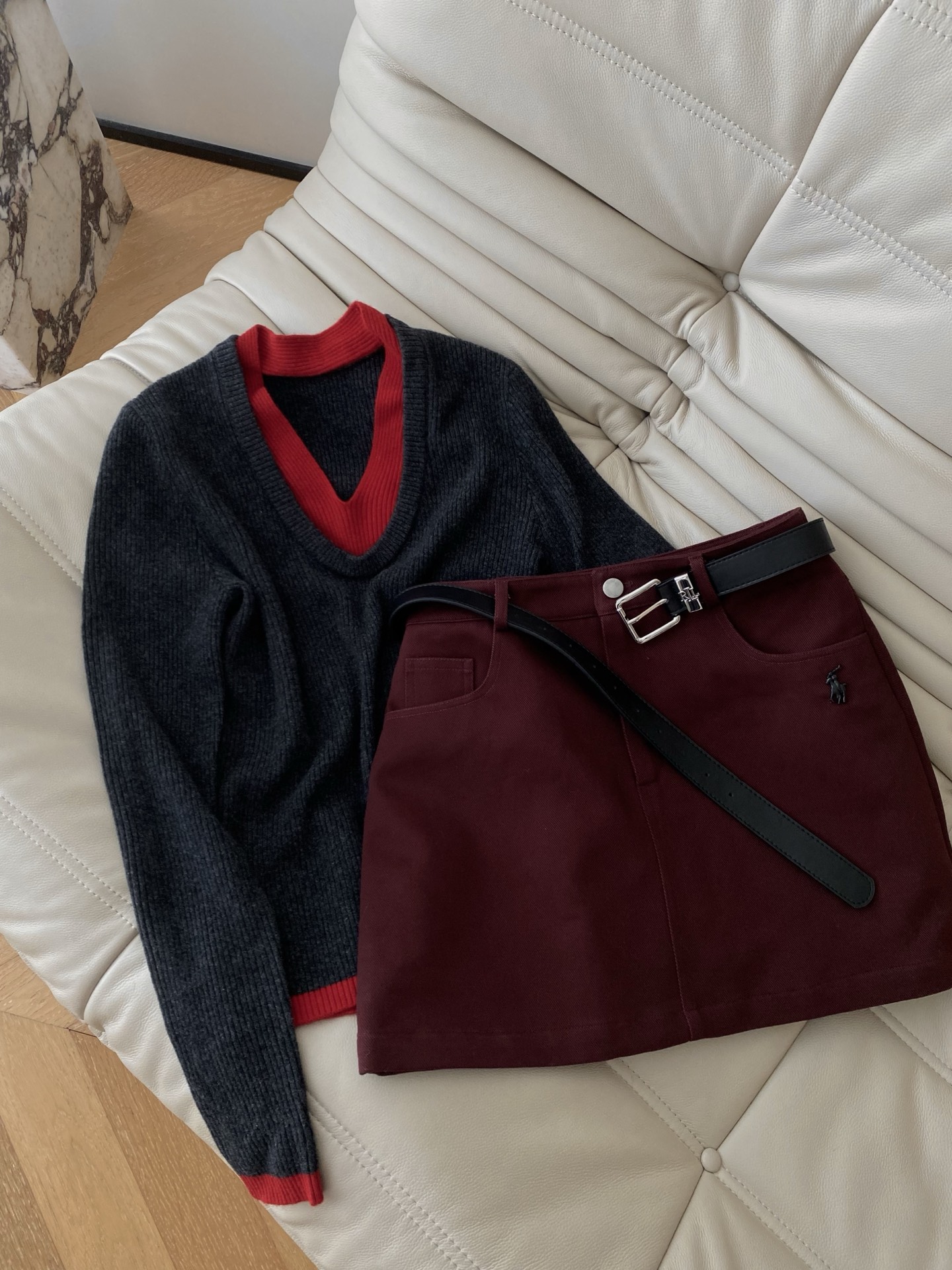 25。F秋冬 小马刺绣腰带高腰半裙 加厚保暖面料 标志性小马暗藏细节感 利落版型修饰腿型 秋冬叠穿单穿都