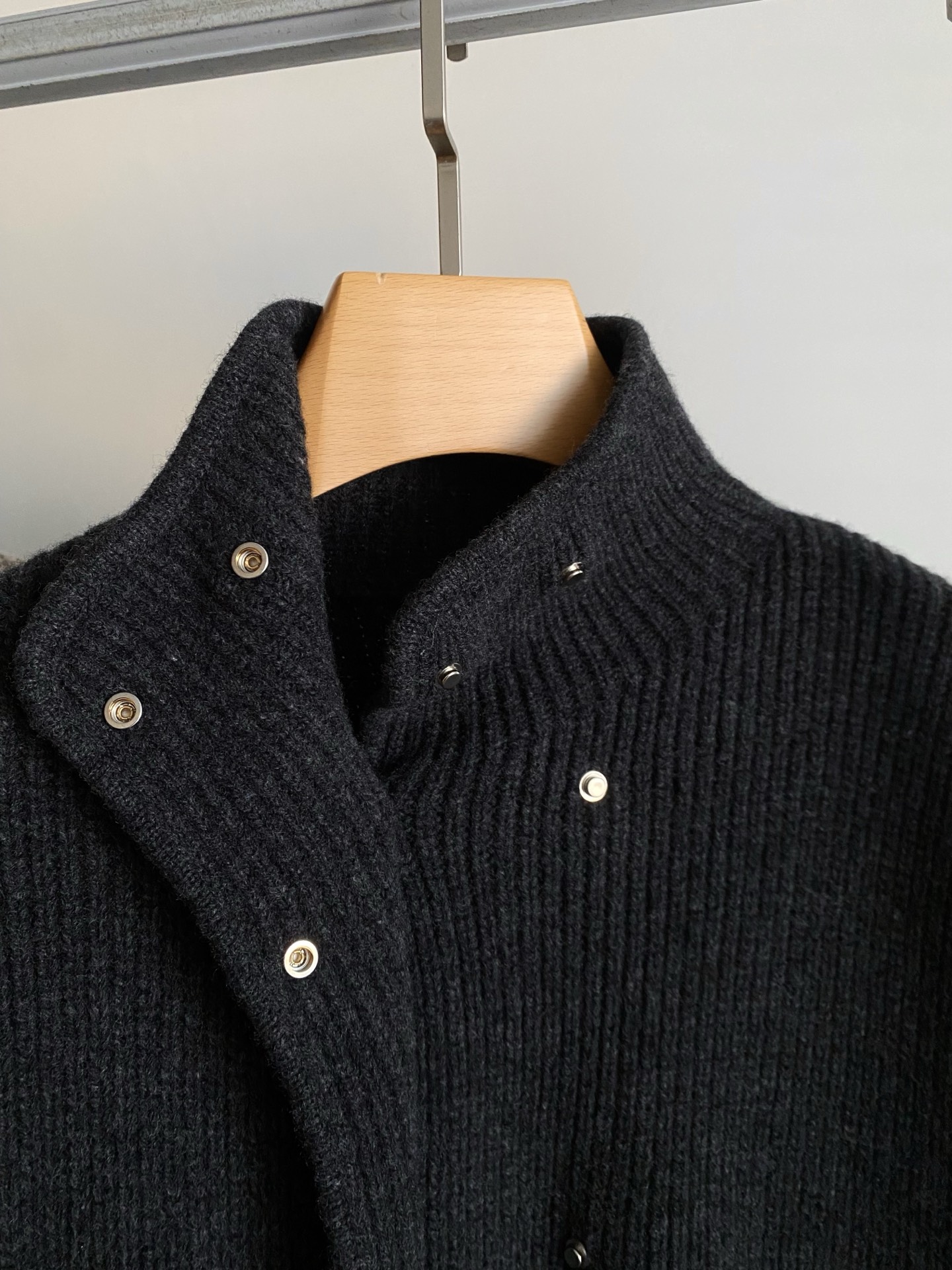 Elegant Double-Breasted Wool Coat: Warm, Stylish Outerwear for Women 5 i1760434494328 257 0 3