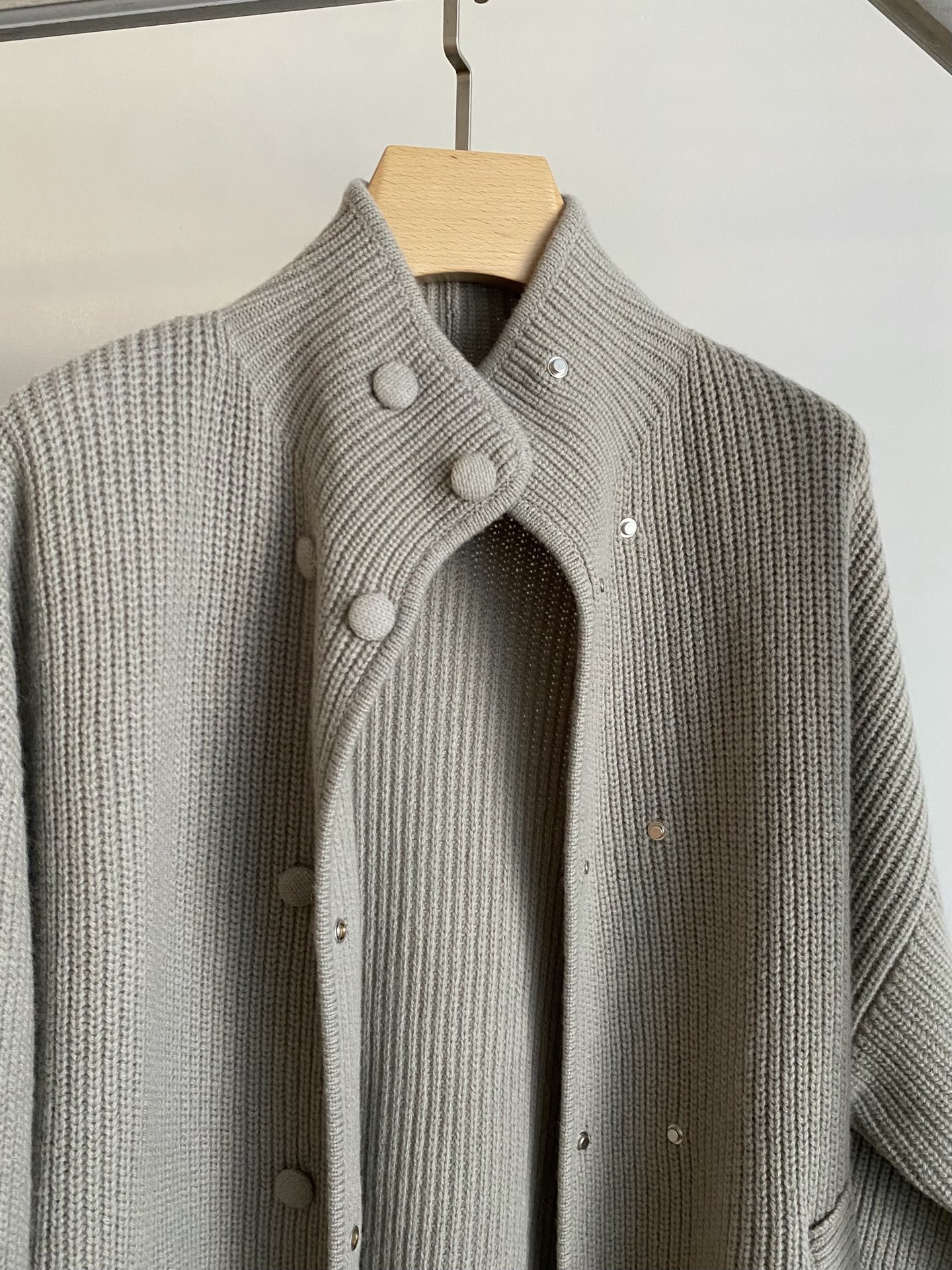 Elegant Double-Breasted Wool Coat: Warm, Stylish Outerwear for Women 8 i1760434495743 7837 0 6
