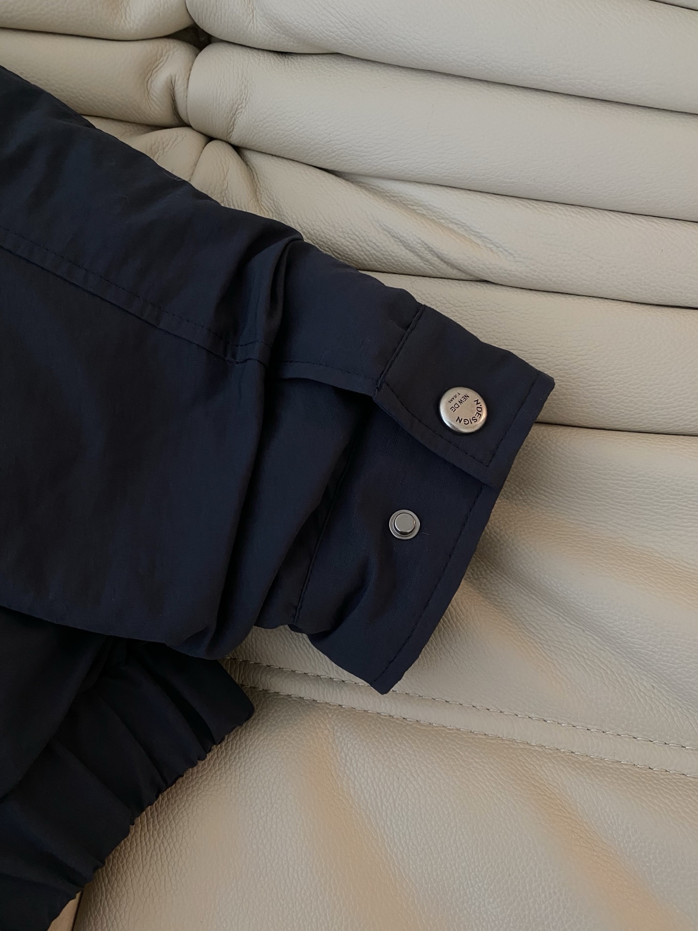 25。F秋冬 连帽真毛领鹅绒羽绒服 拉链式连帽羽绒服 90鹅绒巨蓬松充绒量大且均匀 宽松版型包容性大 出