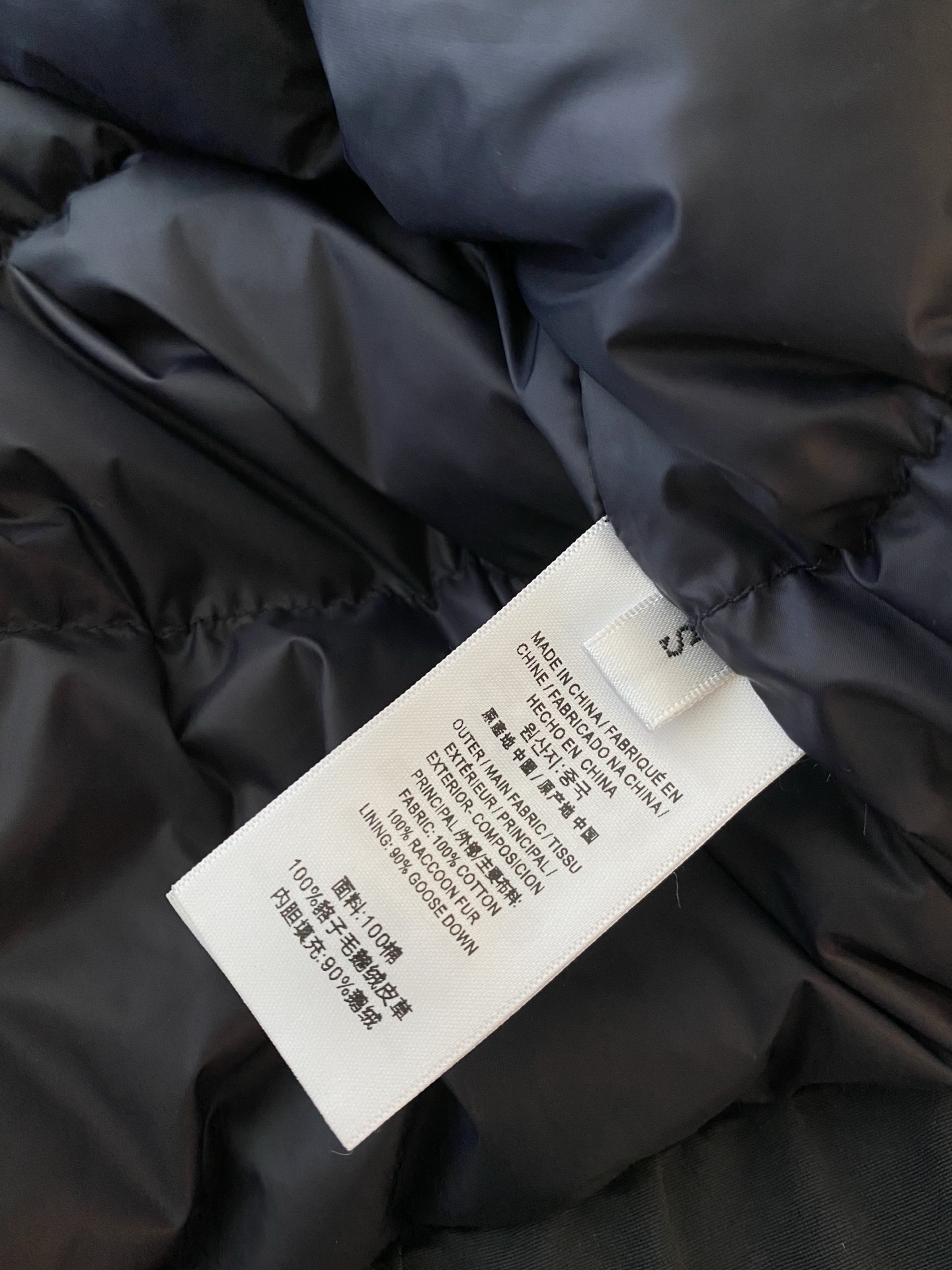 25。F秋冬 连帽真毛领鹅绒羽绒服 拉链式连帽羽绒服 90鹅绒巨蓬松充绒量大且均匀 宽松版型包容性大 出