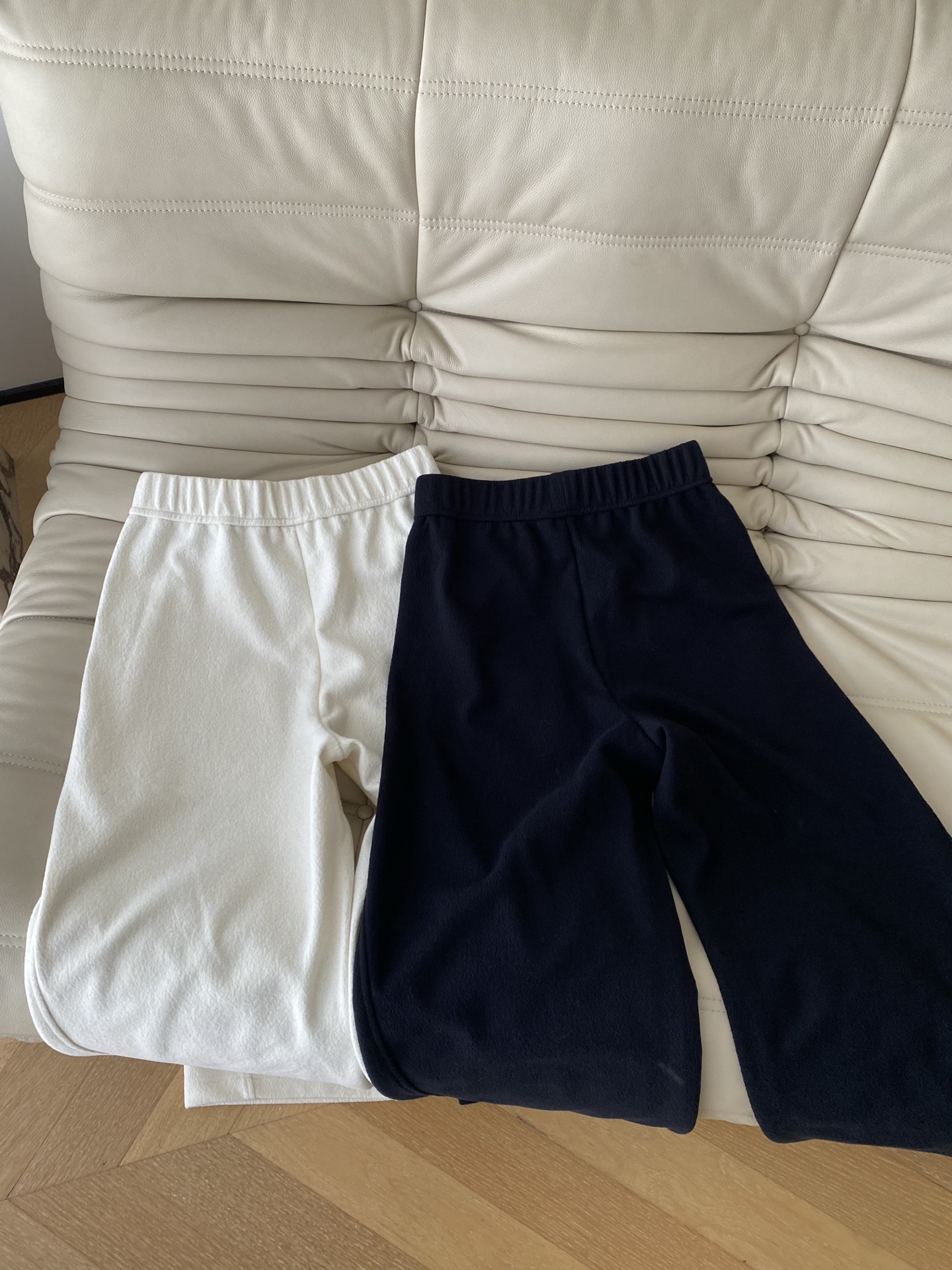 25。F秋冬 松弛慵懒阔腿休闲裤 肉眼可见的泡芙感软软糯糯 高腰阔腿版型加上松紧腰既能体现出包容性强又能