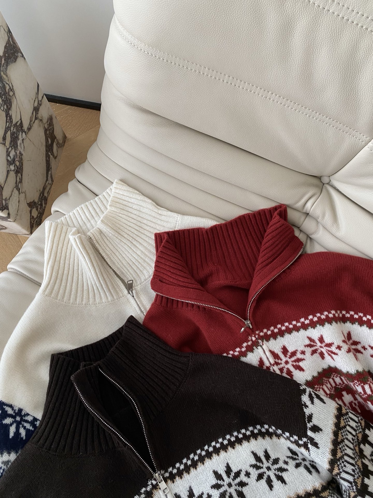 25。F秋冬 「圣诞氛围」费尔岛花纹半拉链毛衣 复古费尔岛花纹自带节日氛围感 半拉链立领设计随性又有腔调