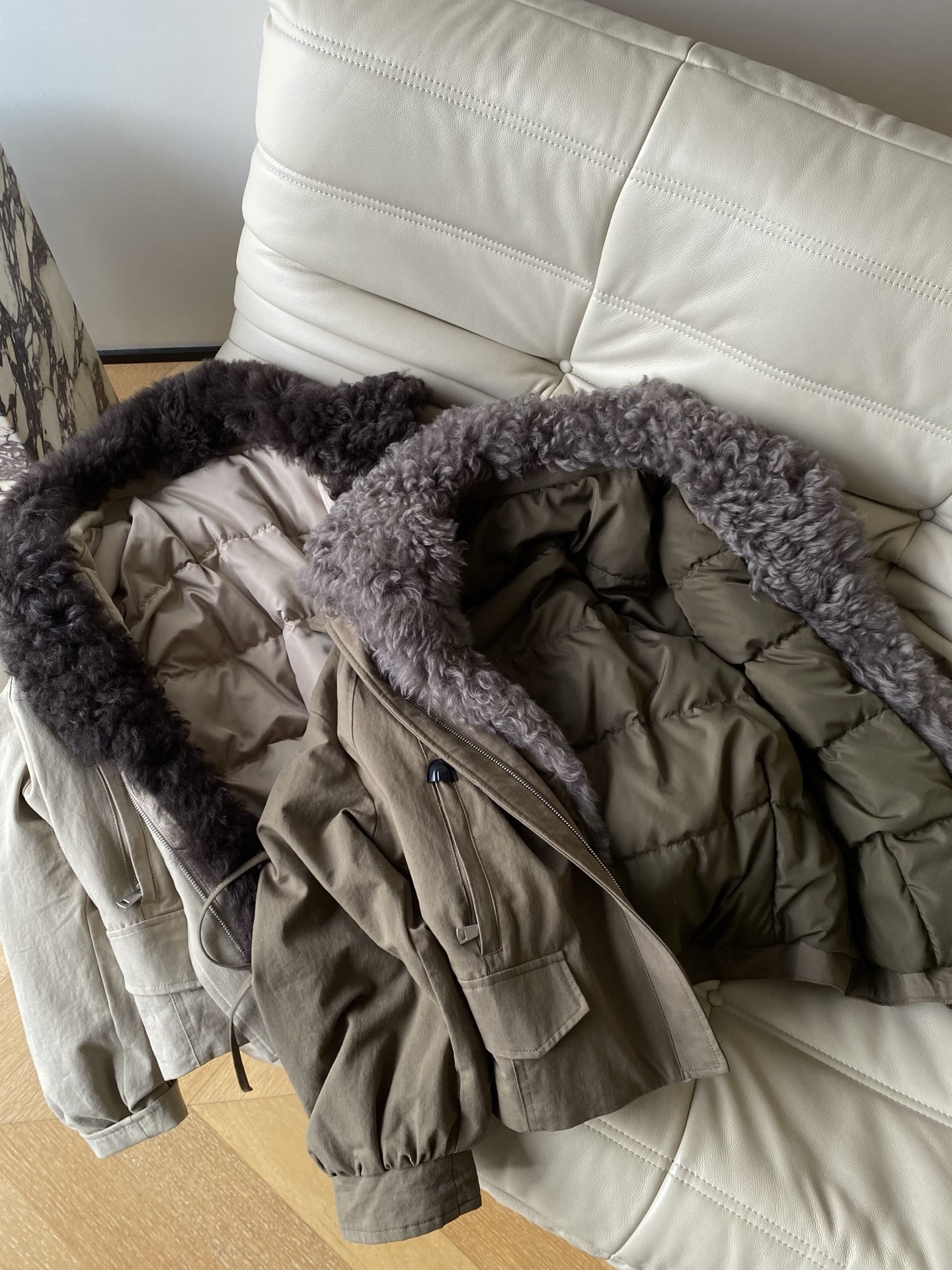 25。F秋冬 IMMI鹅绒夹克羽绒服 可拆卸毛领+轻盈90白鹅绒填充 毛领软软糯糯显贵气的同时兼具抗风性