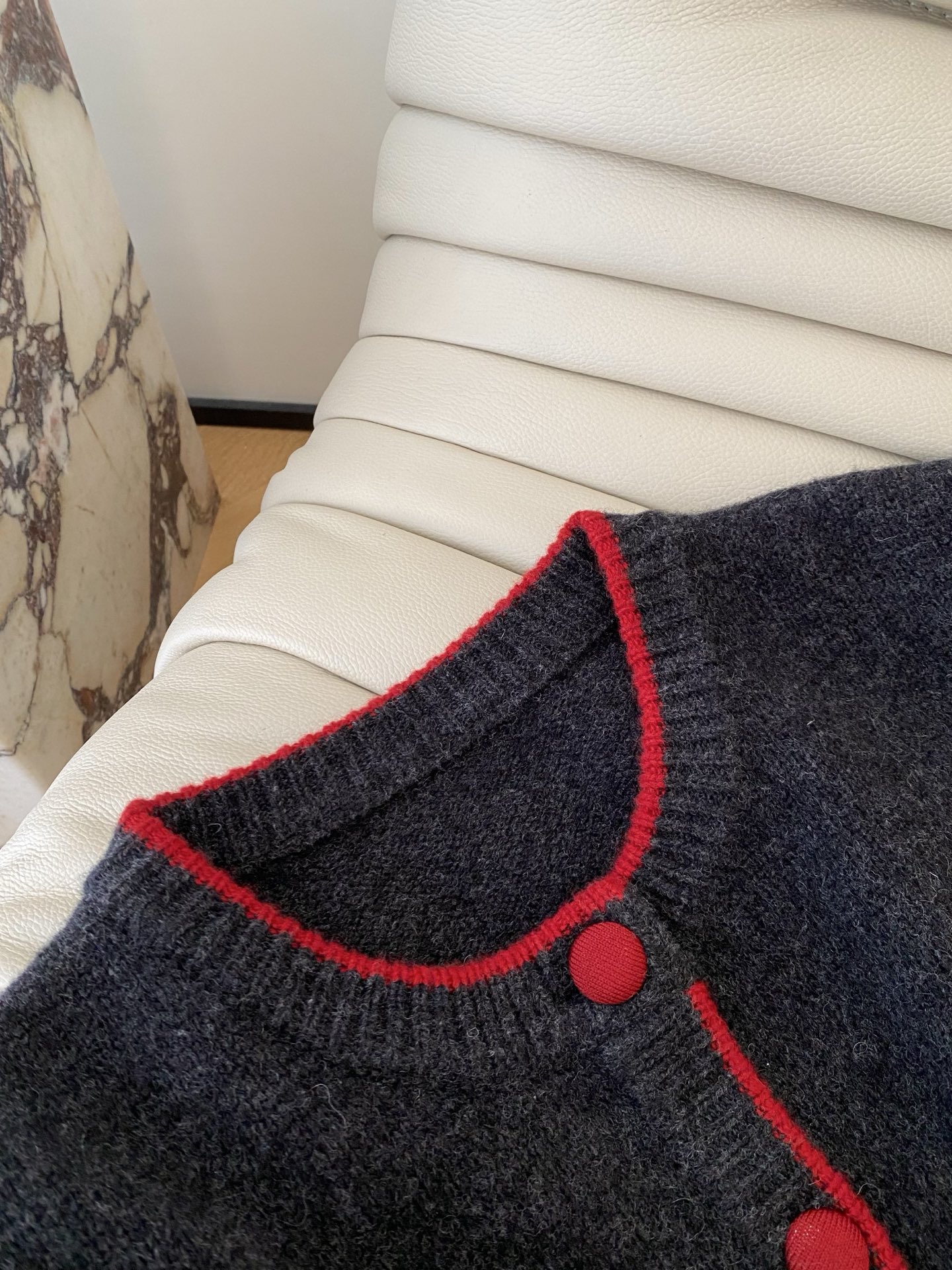 25。F秋冬 复古俏皮星星羊毛开衫 软糯糯彩色糖果五角开衫 品质甄选手感柔软的羊毛针织面料 富有细腻的肌