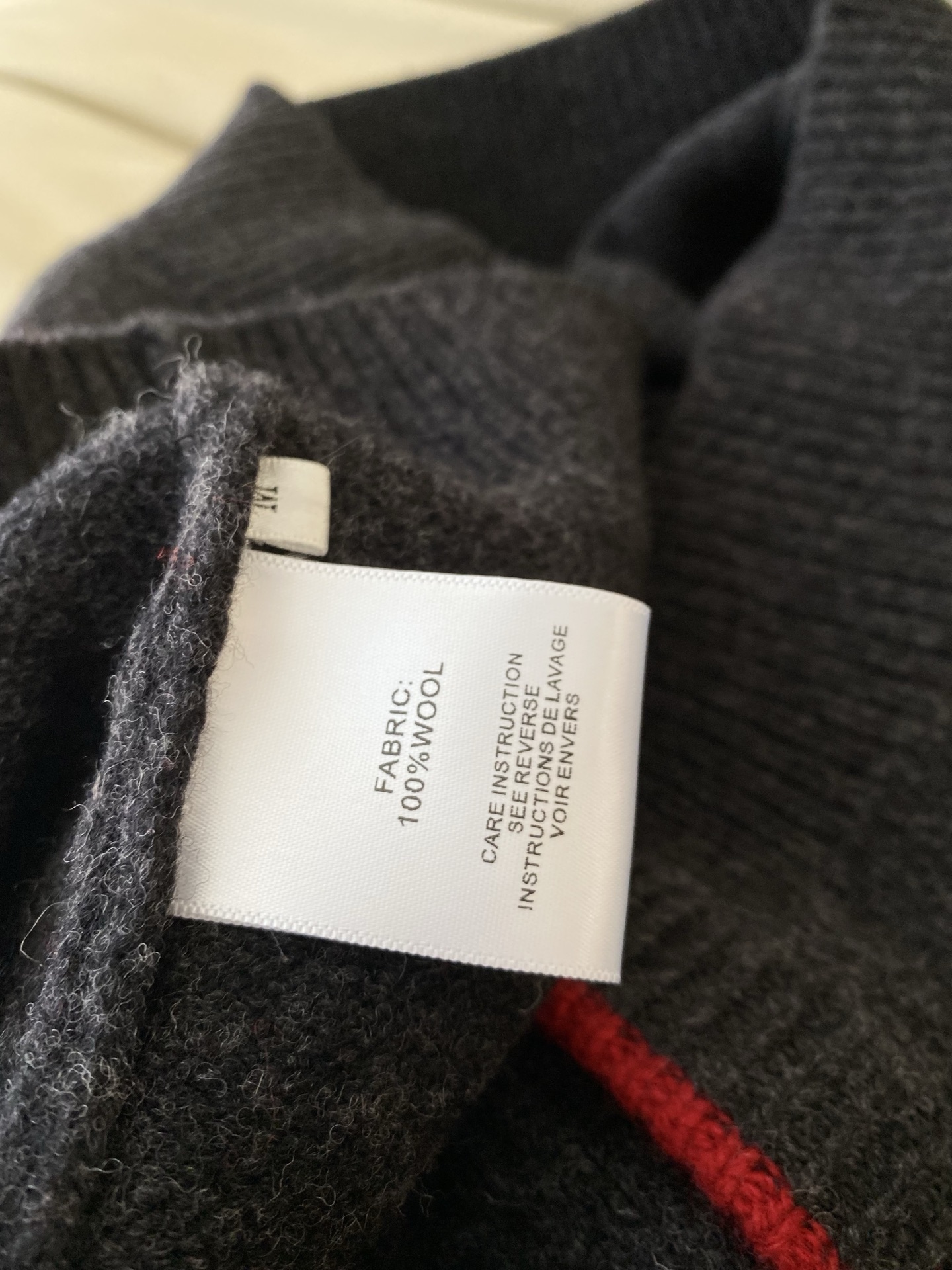 25。F秋冬 复古俏皮星星羊毛开衫 软糯糯彩色糖果五角开衫 品质甄选手感柔软的羊毛针织面料 富有细腻的肌