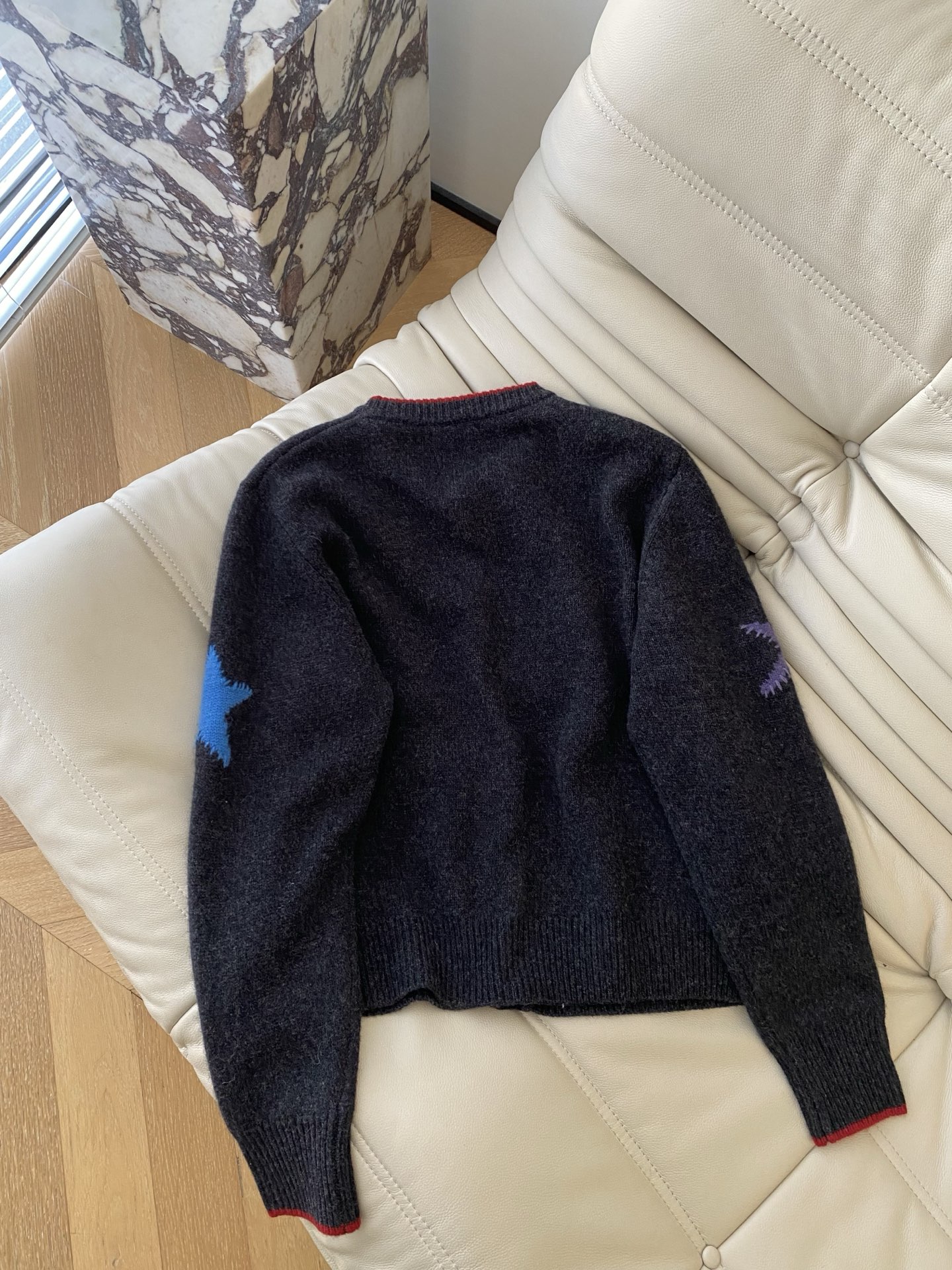 25。F秋冬 复古俏皮星星羊毛开衫 软糯糯彩色糖果五角开衫 品质甄选手感柔软的羊毛针织面料 富有细腻的肌