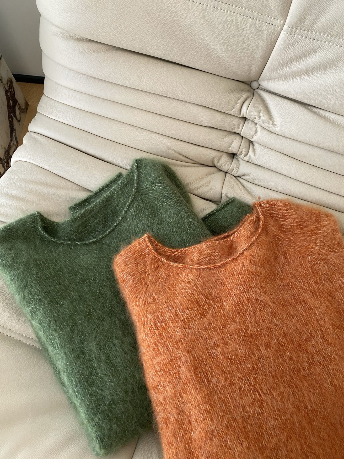 25。F秋冬 治愈系毛茸茸羊毛毛衣 甄选优质极细羊毛纤维精细工艺制作出毛茸茸的效果 糖果色系的穿搭真的超