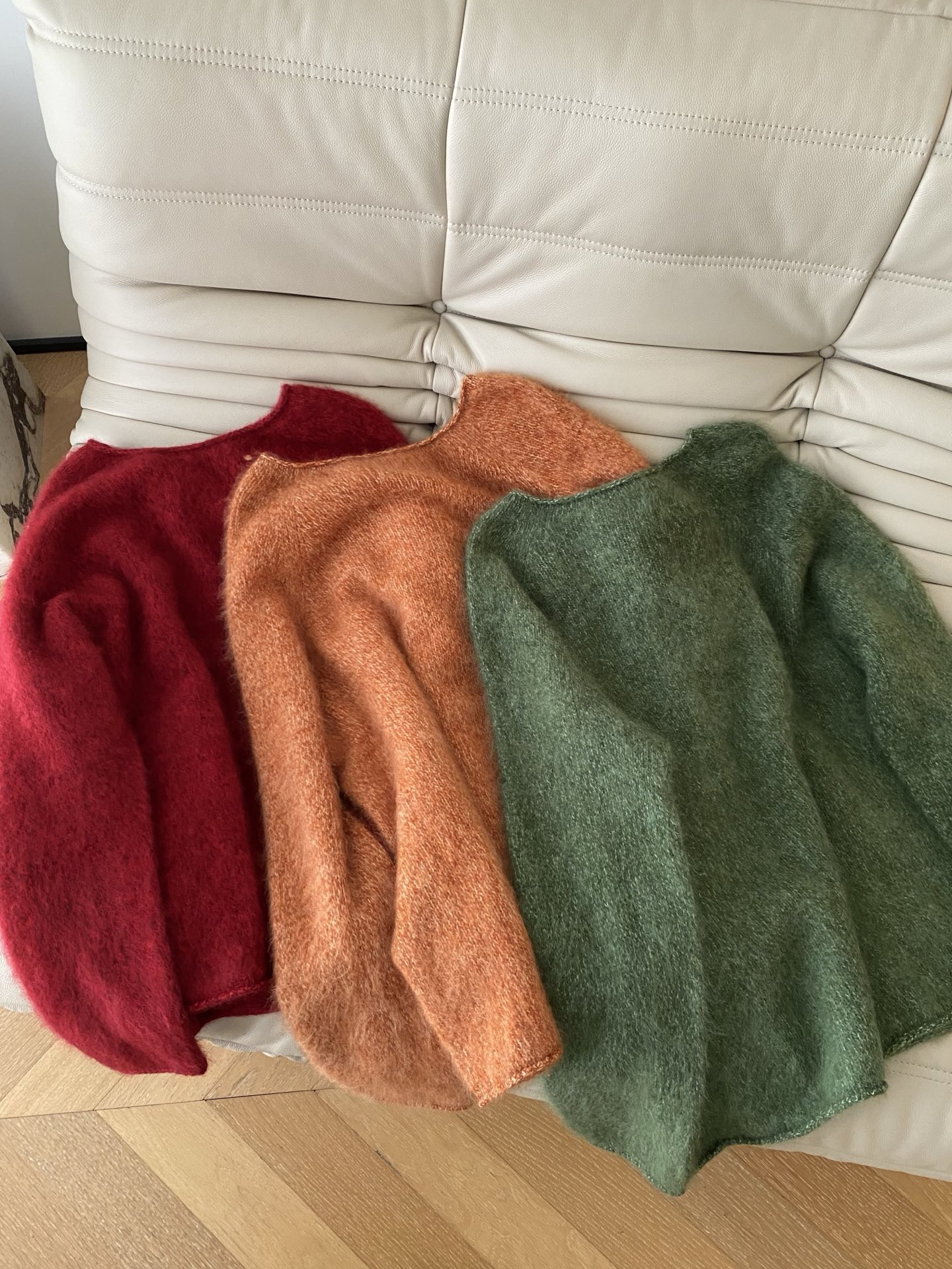 25。F秋冬 治愈系毛茸茸羊毛毛衣 甄选优质极细羊毛纤维精细工艺制作出毛茸茸的效果 糖果色系的穿搭真的超