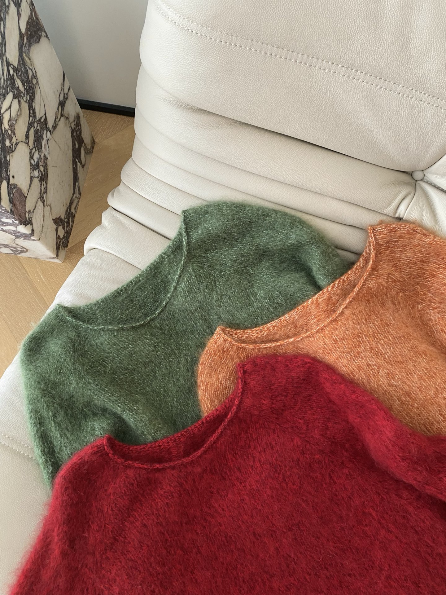 25。F秋冬 治愈系毛茸茸羊毛毛衣 甄选优质极细羊毛纤维精细工艺制作出毛茸茸的效果 糖果色系的穿搭真的超