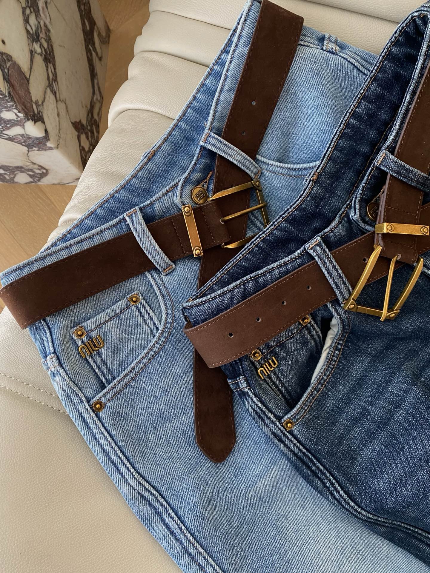 25。F秋冬 Miu系通勤加绒牛仔裤 自带高级的洗水色外加做旧工艺颜色饱和度低不挑人内里加绒带磨毛质感 