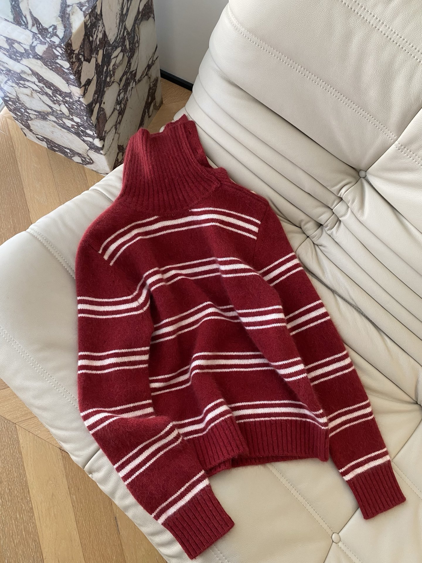25。F秋冬 美式复古条纹毛衣 甄选优质原料100%极细羊毛亲肤柔软舒适 细条纹配上高领设计刚好贴合下颌