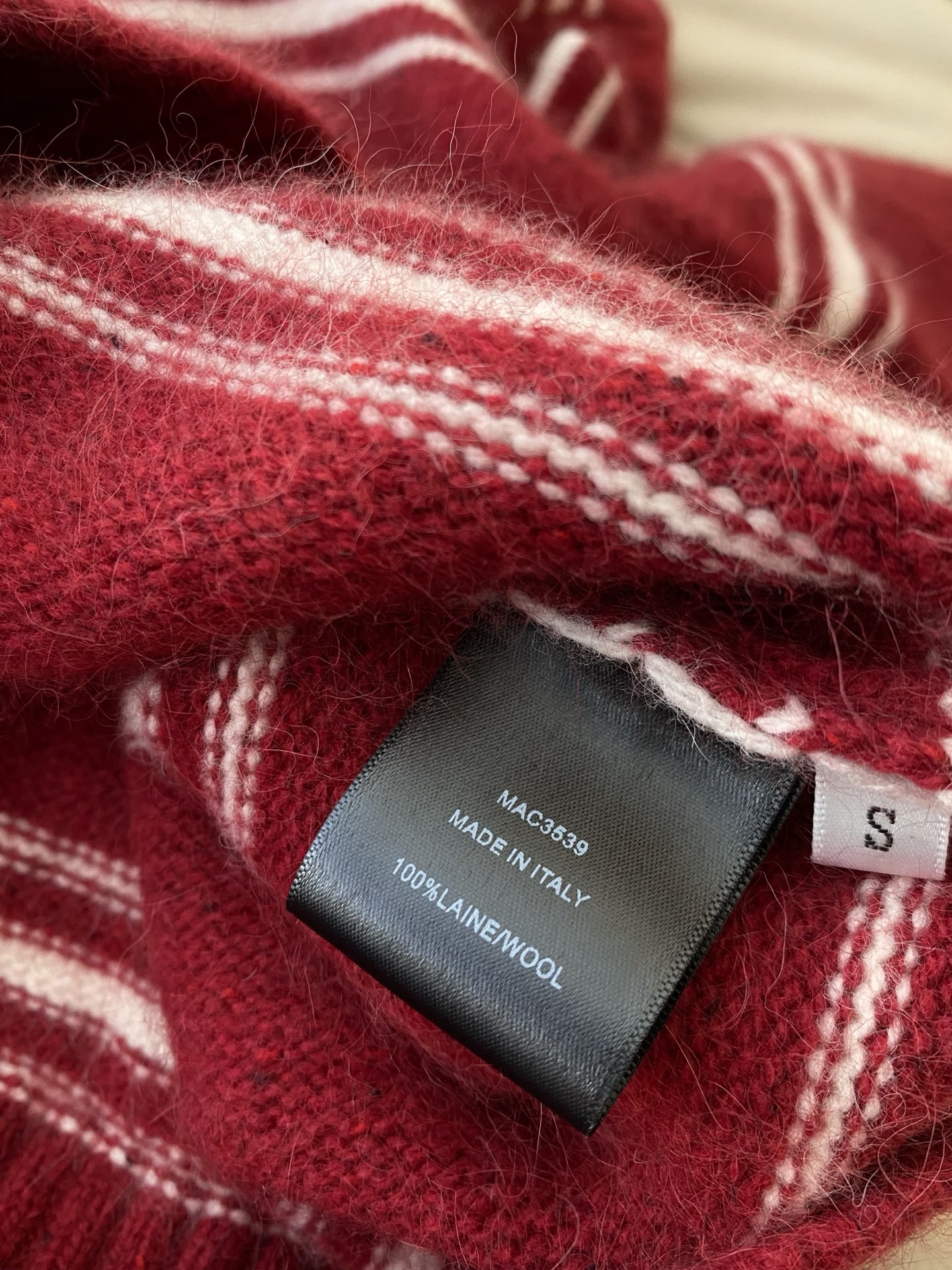 25。F秋冬 美式复古条纹毛衣 甄选优质原料100%极细羊毛亲肤柔软舒适 细条纹配上高领设计刚好贴合下颌