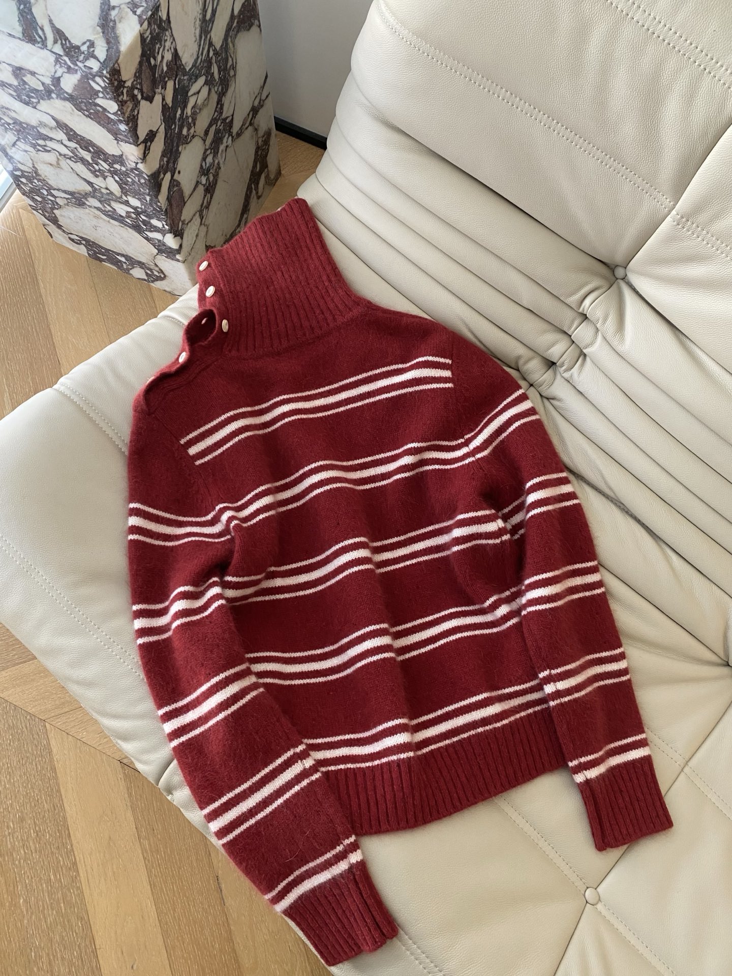 25。F秋冬 美式复古条纹毛衣 甄选优质原料100%极细羊毛亲肤柔软舒适 细条纹配上高领设计刚好贴合下颌