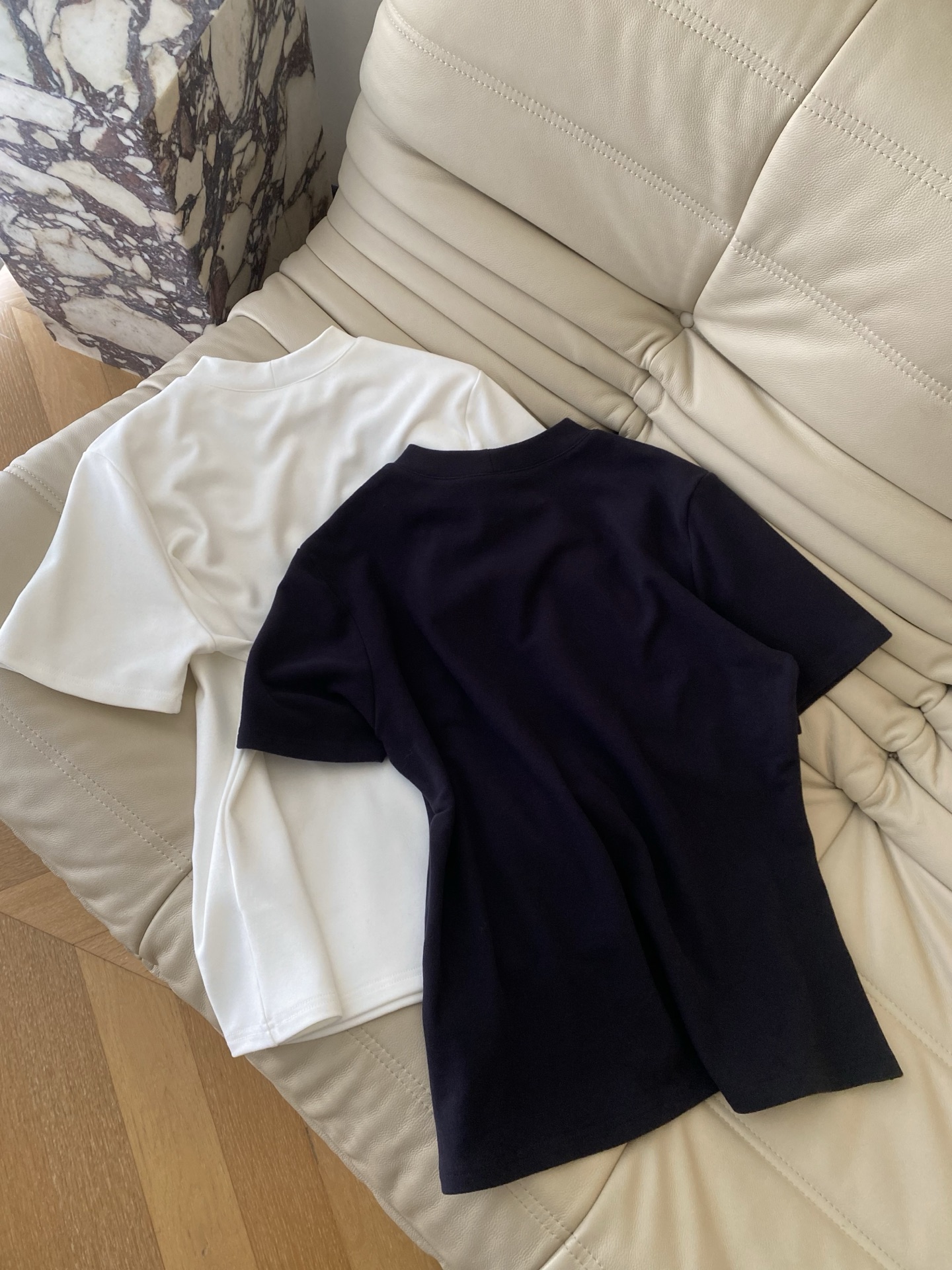 25。F秋冬 新款赵露思腊肠狗磨毛T恤 手感软糯细腻 手感非常舒服 质感超强 大身俏皮腊肠狗图案童趣减龄