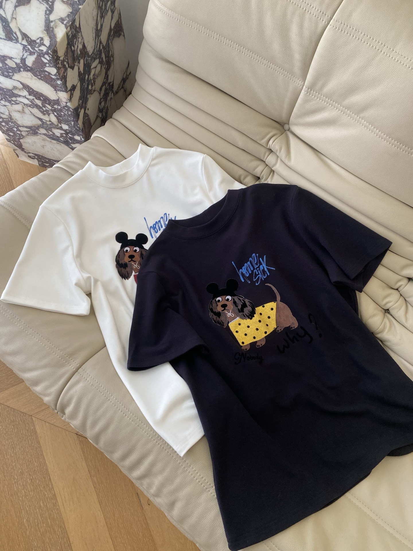 25。F秋冬 新款赵露思腊肠狗磨毛T恤 手感软糯细腻 手感非常舒服 质感超强 大身俏皮腊肠狗图案童趣减龄