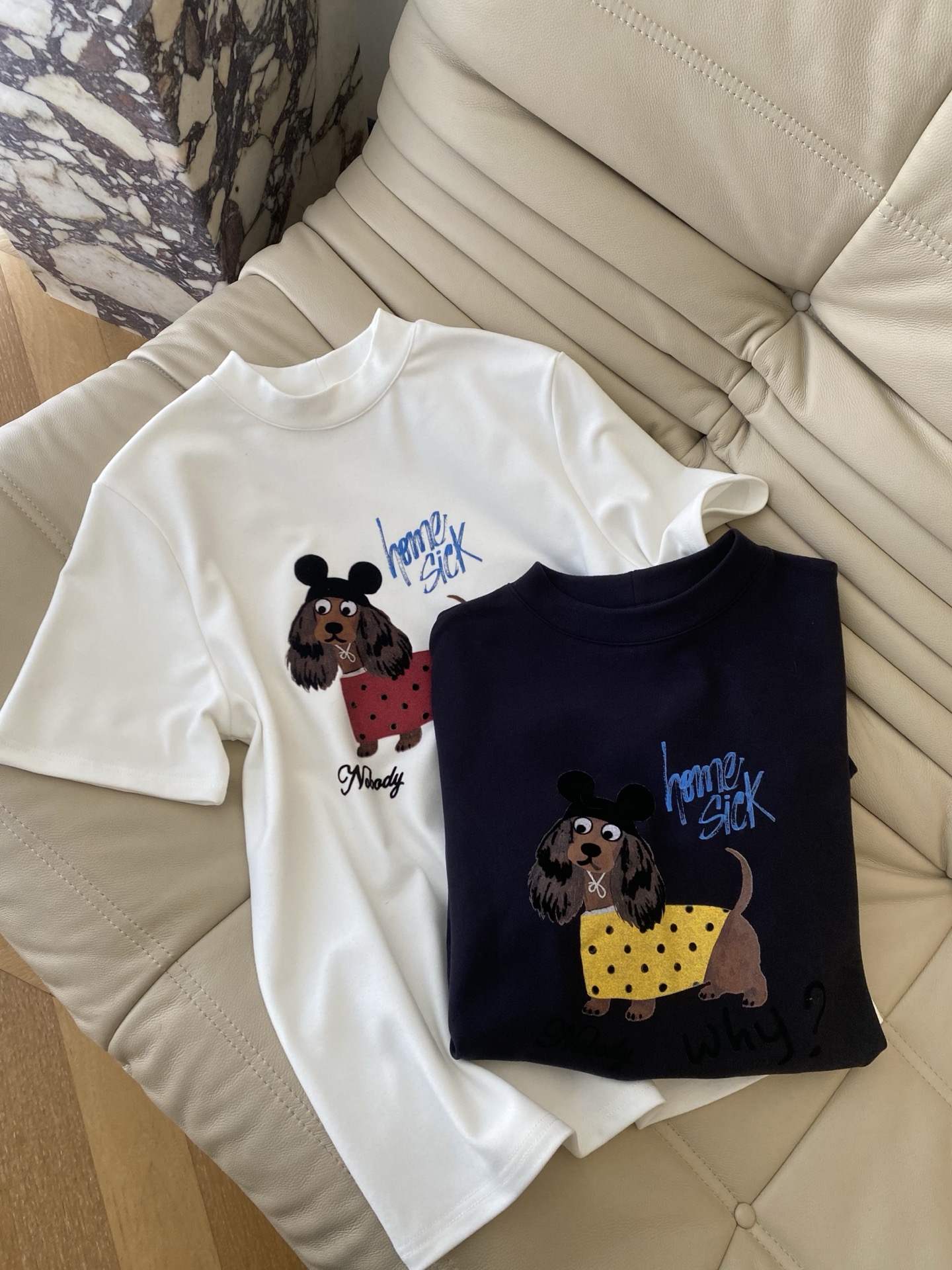 25。F秋冬 新款赵露思腊肠狗磨毛T恤 手感软糯细腻 手感非常舒服 质感超强 大身俏皮腊肠狗图案童趣减龄