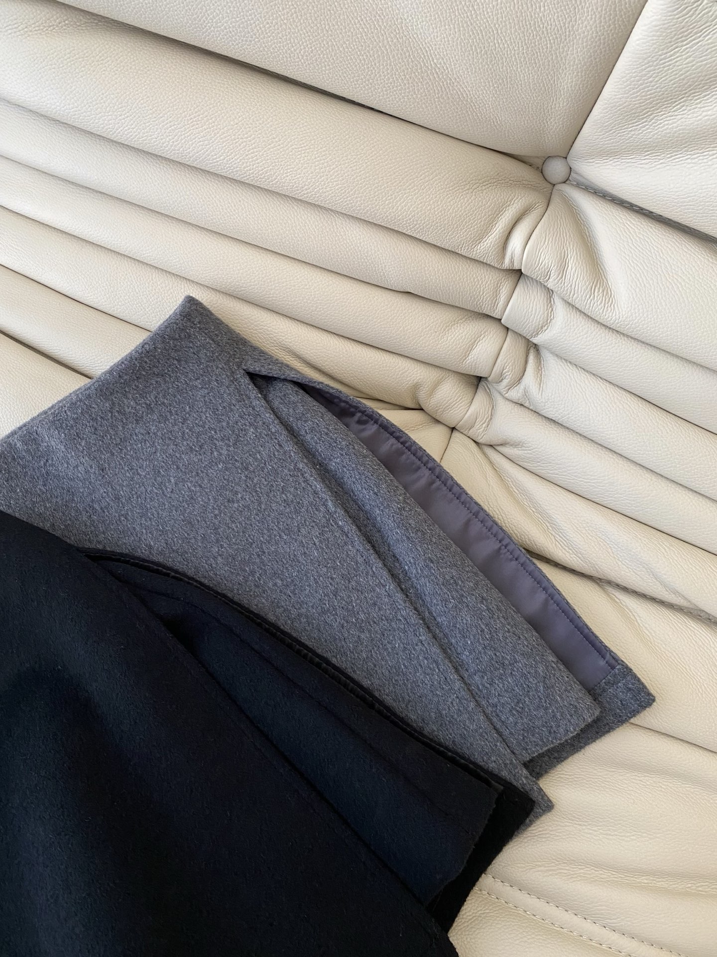 25。F秋冬logo毛呢裤裙 是秋冬衣橱的“万能搭配王”毛呢面料自带质感 A字版型修饰臀腿线条不管是搭配