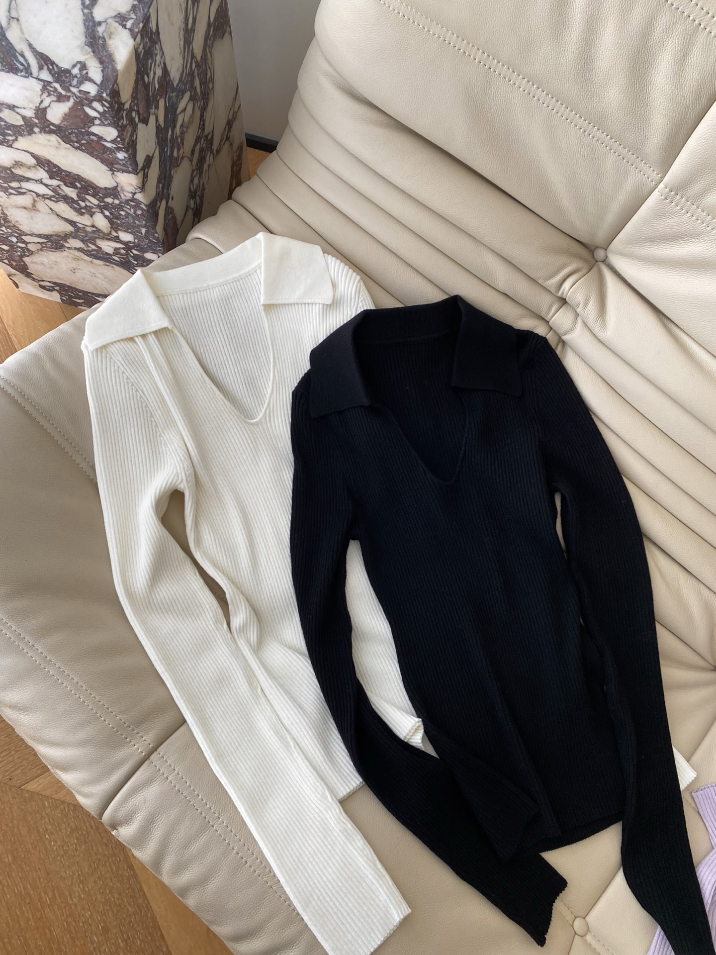 25。F秋冬 气质温柔氛围感针织上衣 露思同款巨巨显瘦的V领设计勾勒出脖颈的轻弧度 袖口裹住手腕的线条优