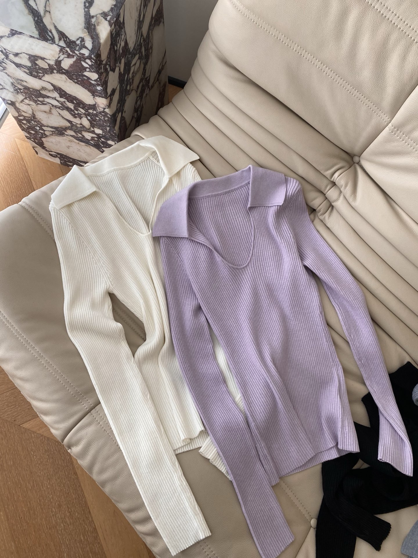 25。F秋冬 气质温柔氛围感针织上衣 露思同款巨巨显瘦的V领设计勾勒出脖颈的轻弧度 袖口裹住手腕的线条优