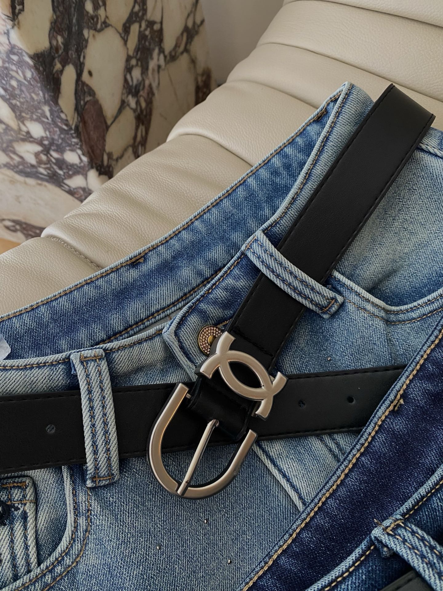 25。F秋冬 复古休闲加绒高腰休闲牛仔裤 巨百搭好穿的时尚单品保暖时尚双层作用 搭配皮质质感腰带更添一份