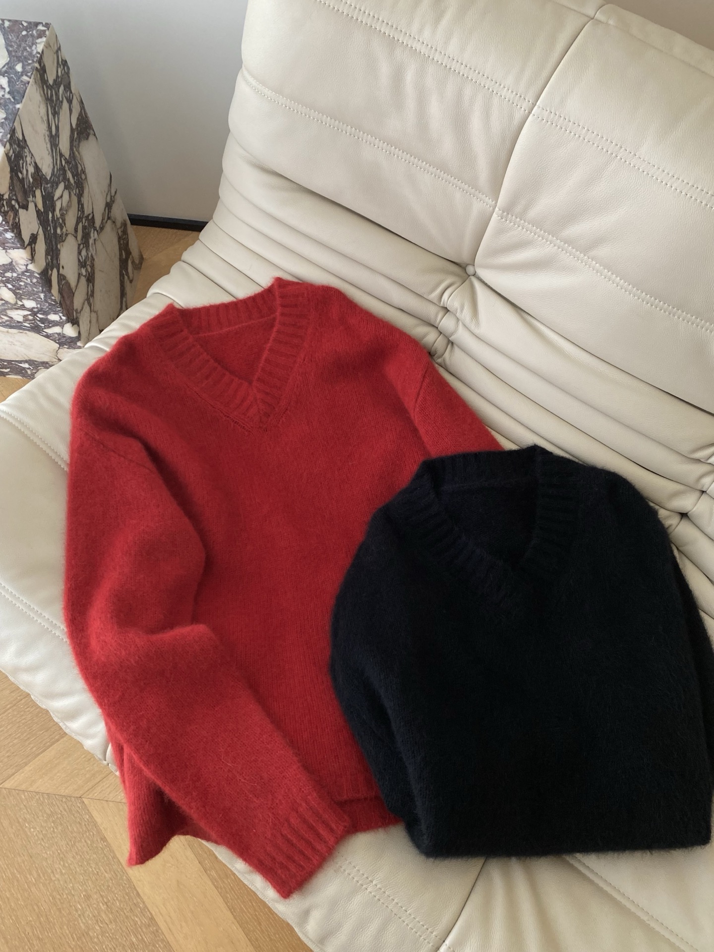 Elegant Wool V-Neck Top: Soft, Cozy, and Chic for Autumn & Winter – Red/Black