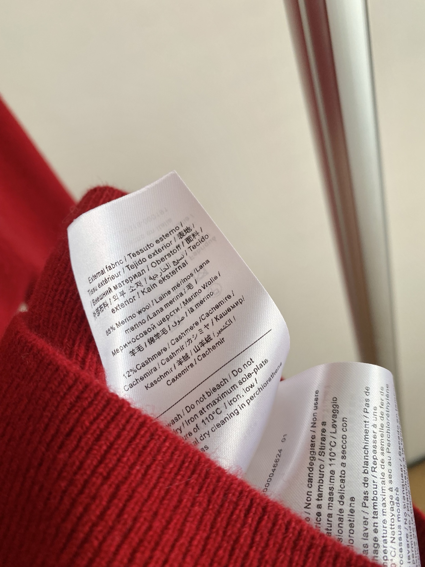 25。F秋冬 温柔休闲交叉羊毛套装 正红色热情又显白像把冬日暖阳穿在身上 经典黑低调高级适配各种穿搭场景