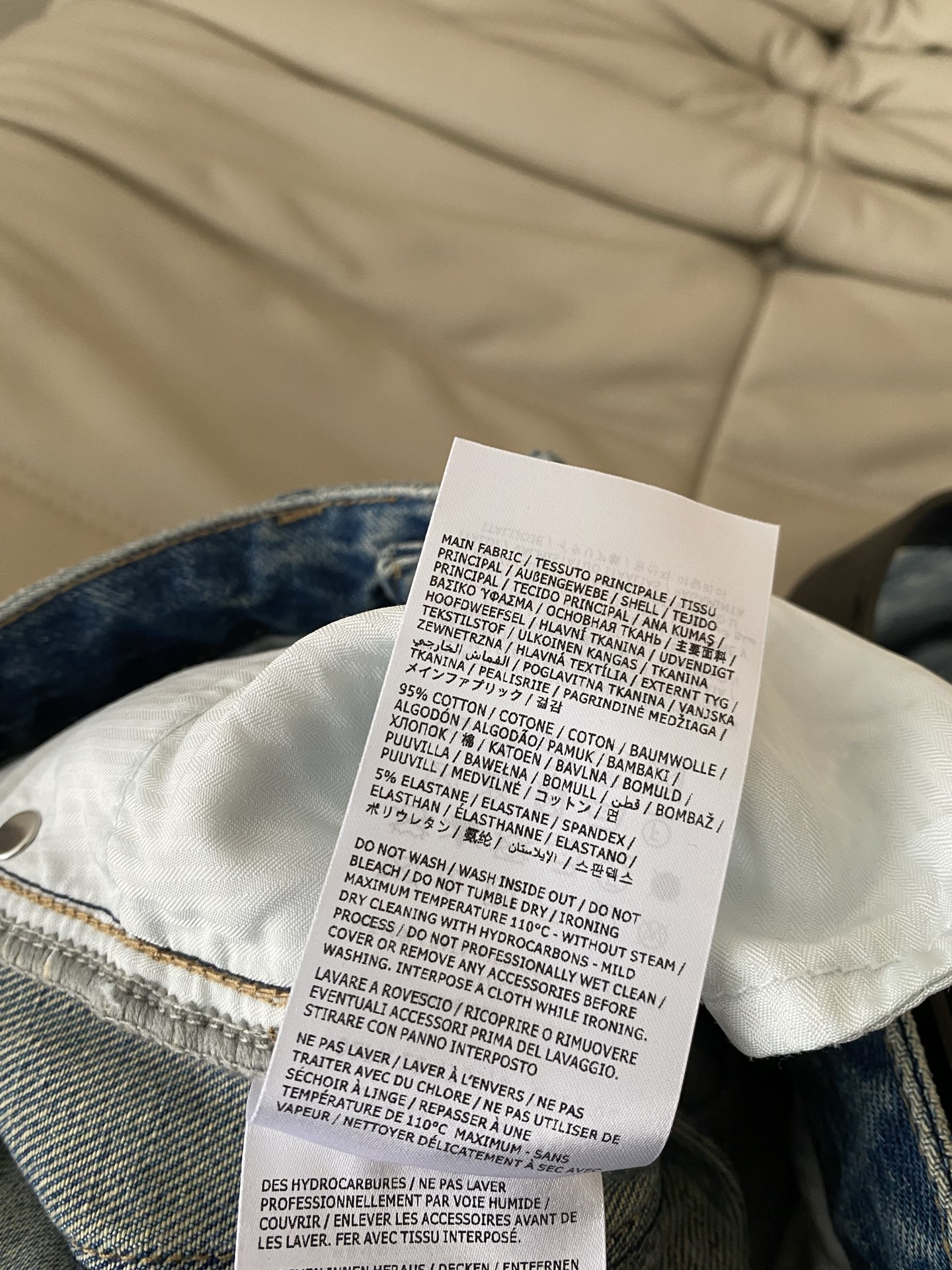 26SS春夏 马吉拉复古水洗阔腿牛仔裤 做旧的蓝调牛仔自带氛围感 高腰版型轻松拉高腰线 宽松的阔腿裤管藏