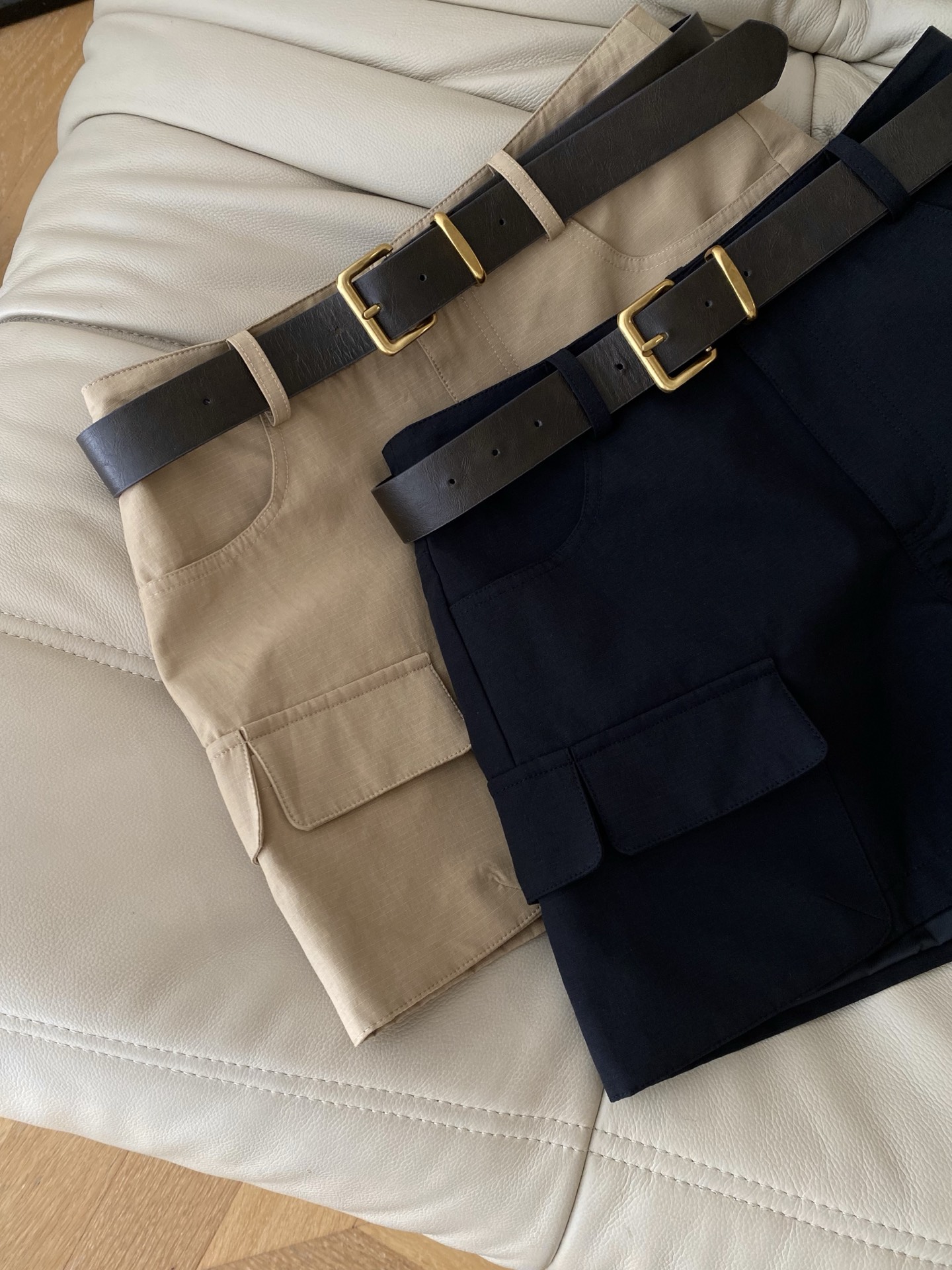 26SS 春夏新款工装风大口袋高腰短裤 经典A字高腰剪裁搭配大口袋设计，利落版型暗藏飒爽小心机，同色系腰